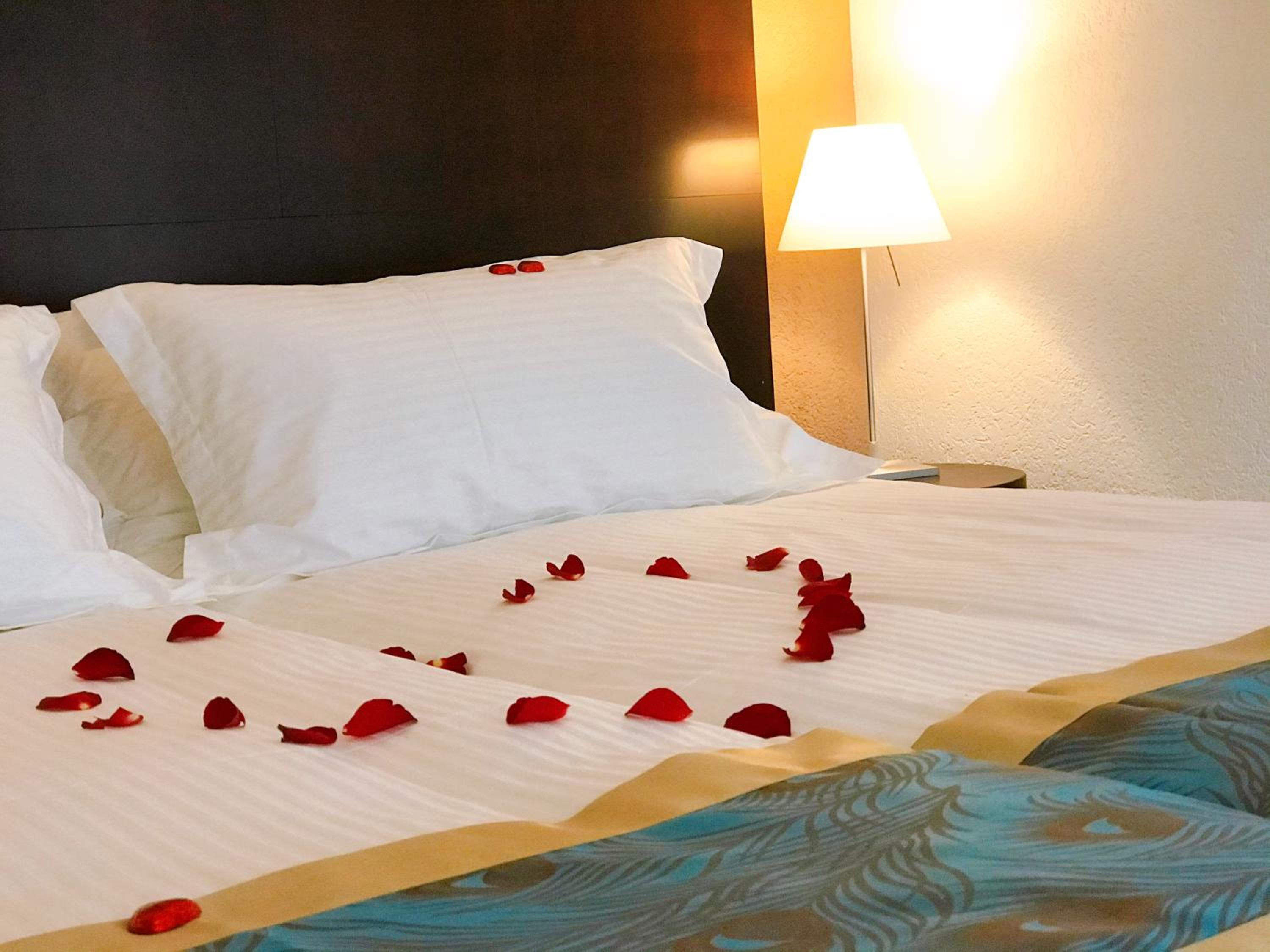 Deluxe Double Room with Bath - Photo 1