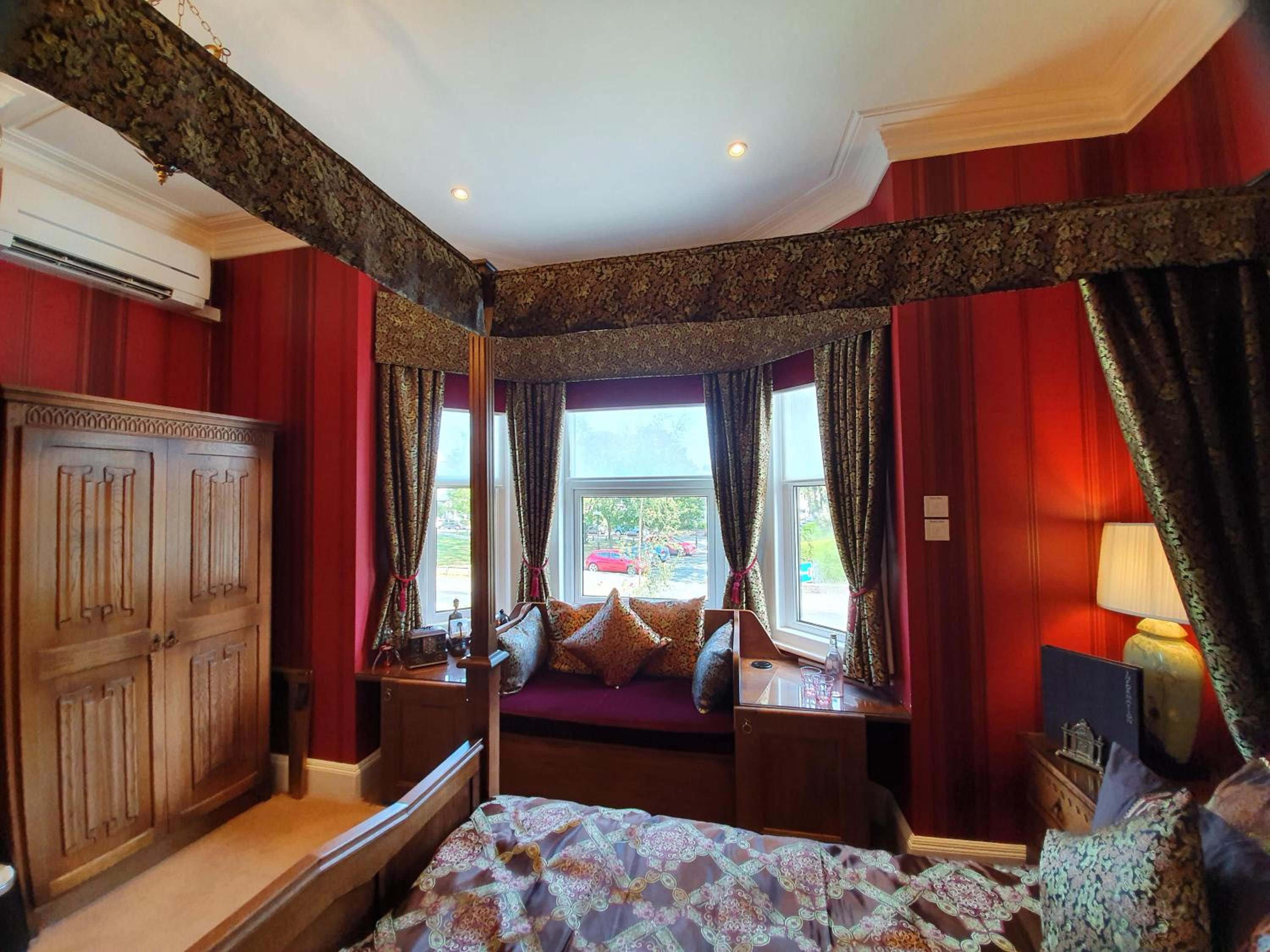 Oak Four Poster King photo 2
