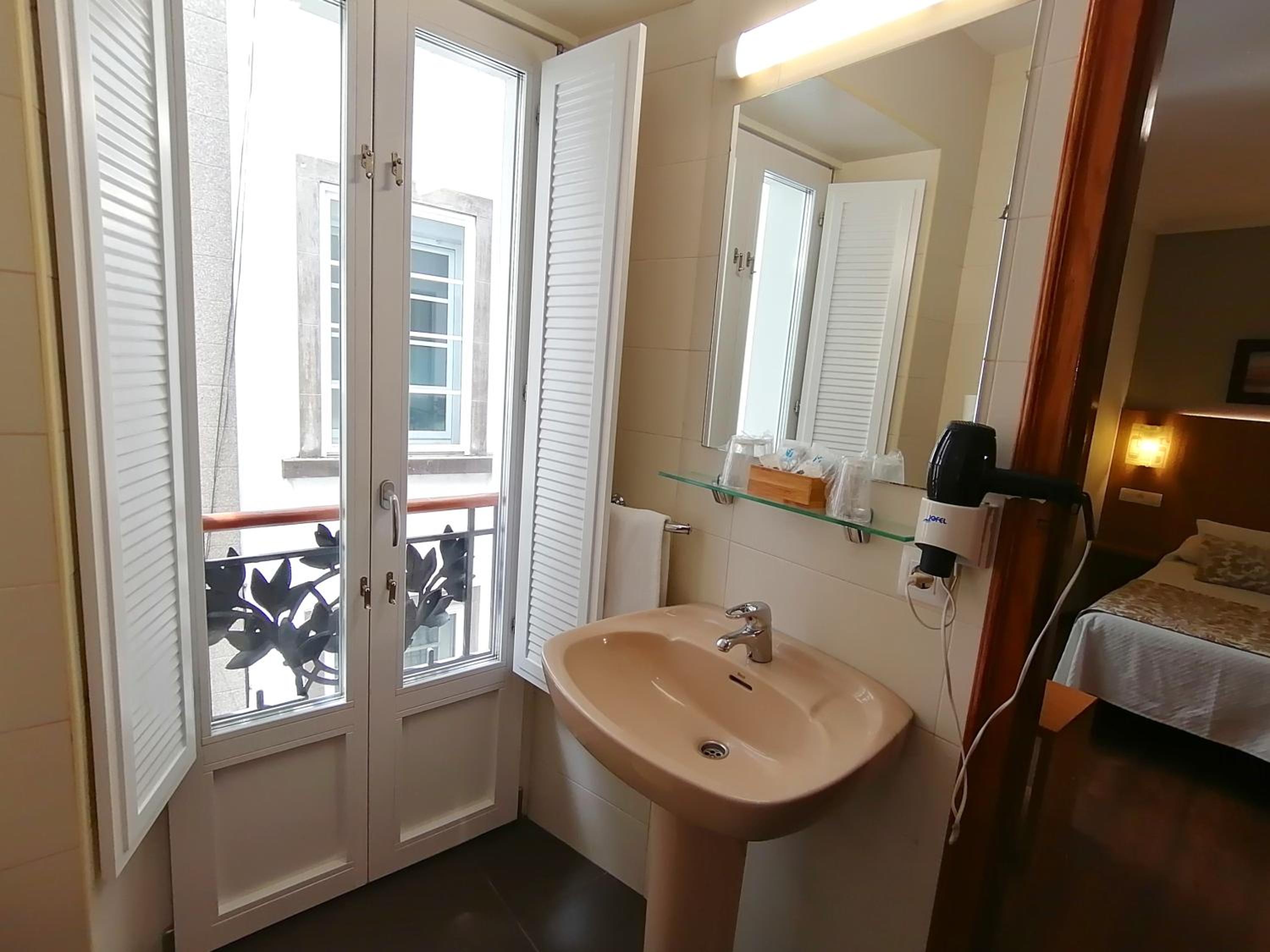 Double or Twin Room photo 2