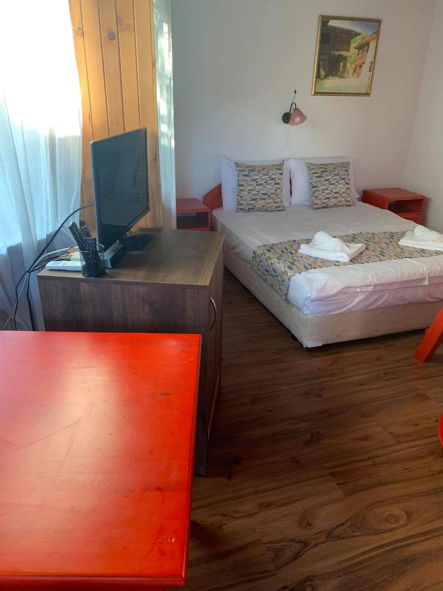 Deluxe Studio