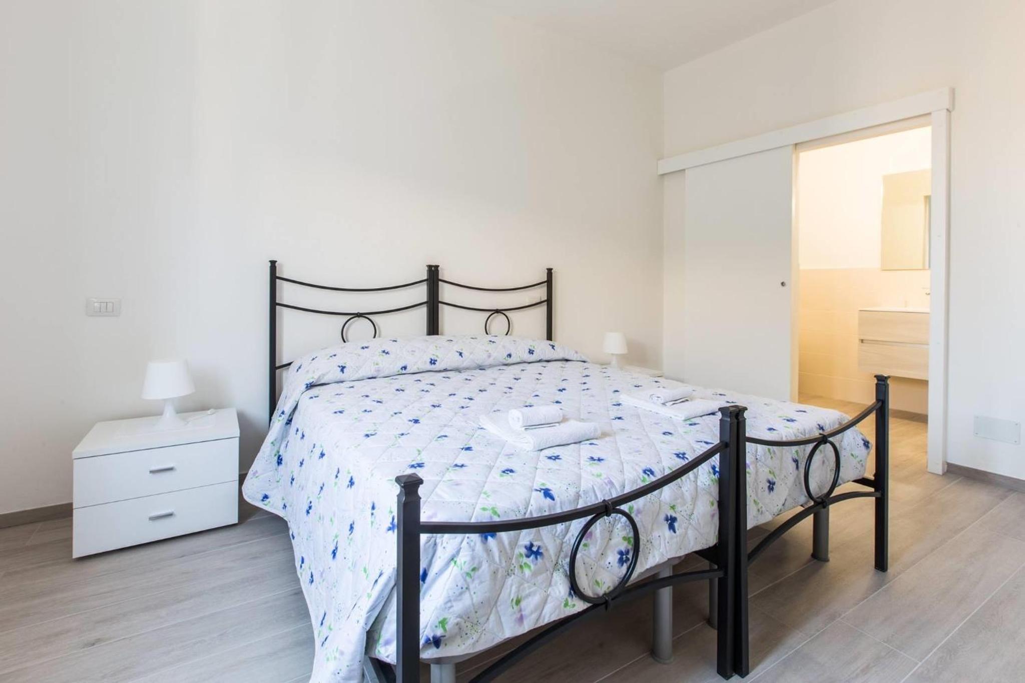 Double or Twin Room with Private Bathroom - Photo 1