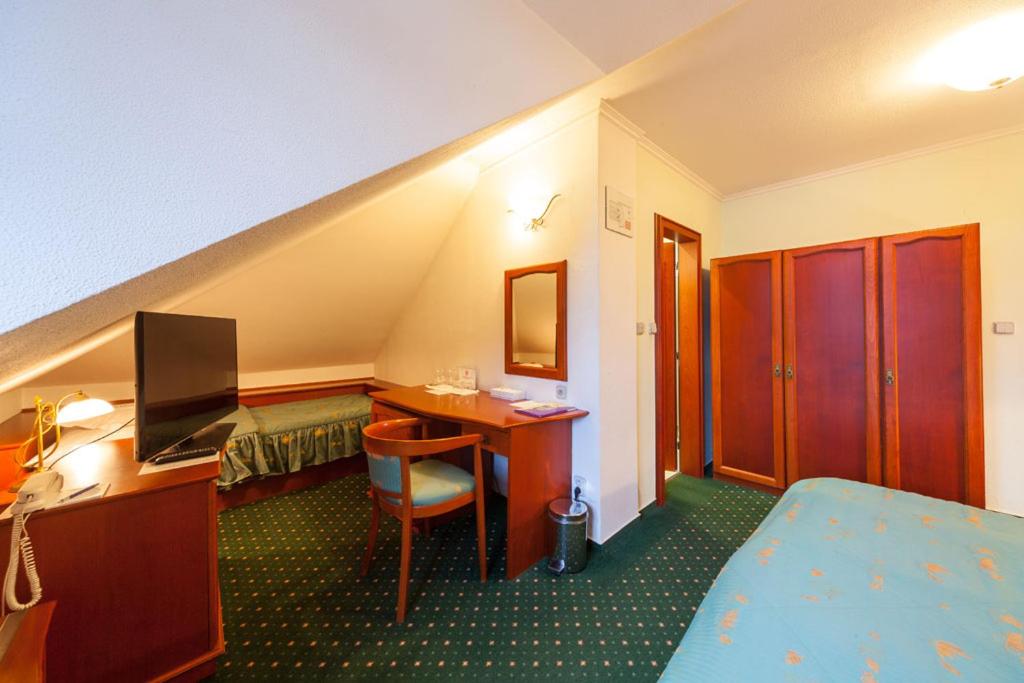 Triple Room - Photo 3