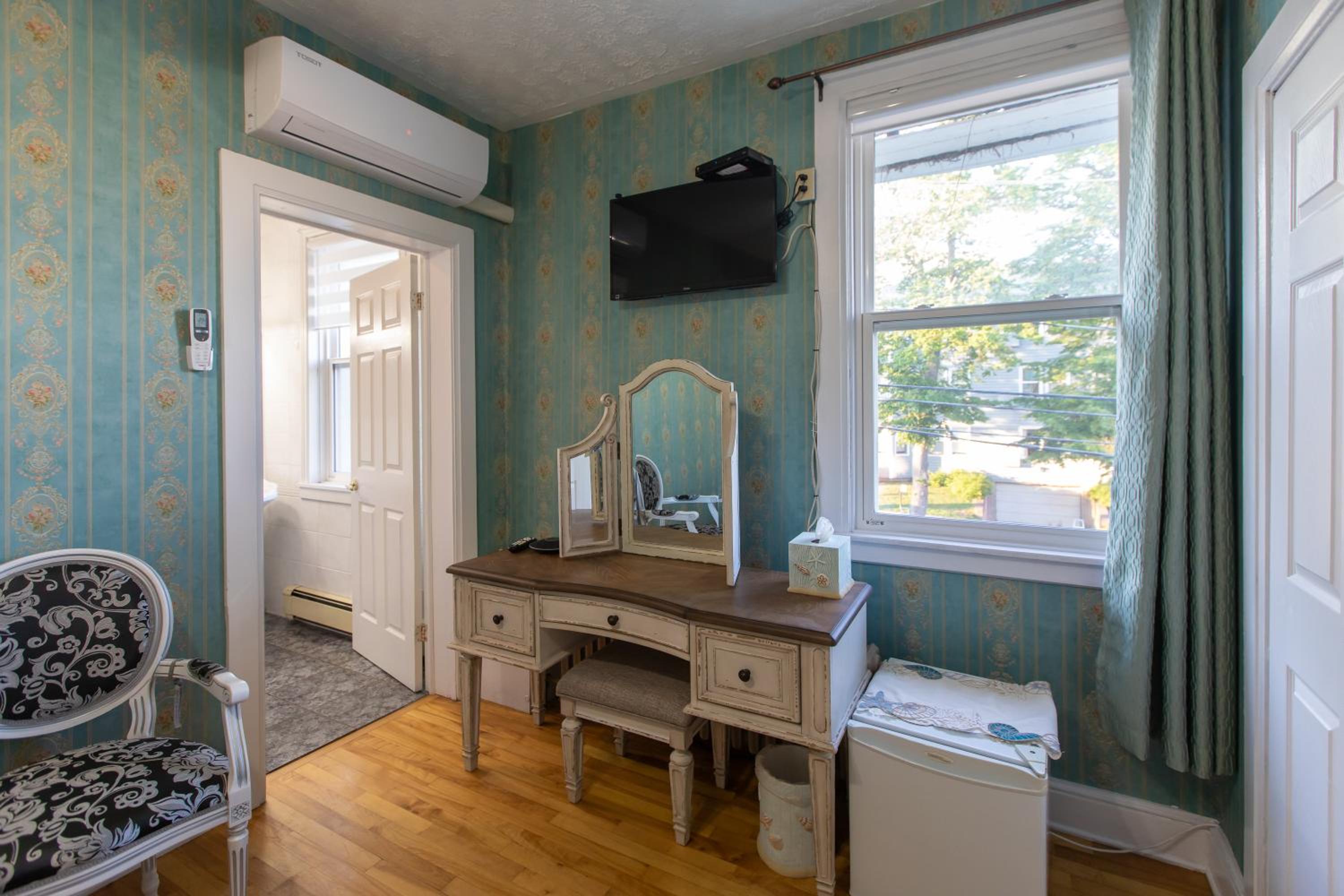 Queen Room photo 3