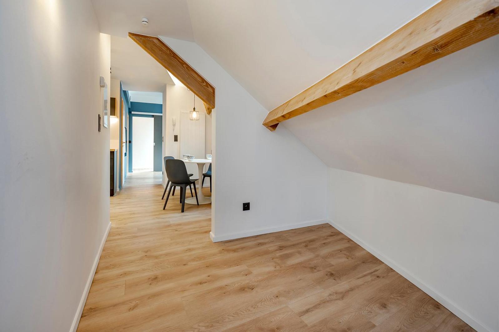 One-Bedroom Apartment - Photo 3