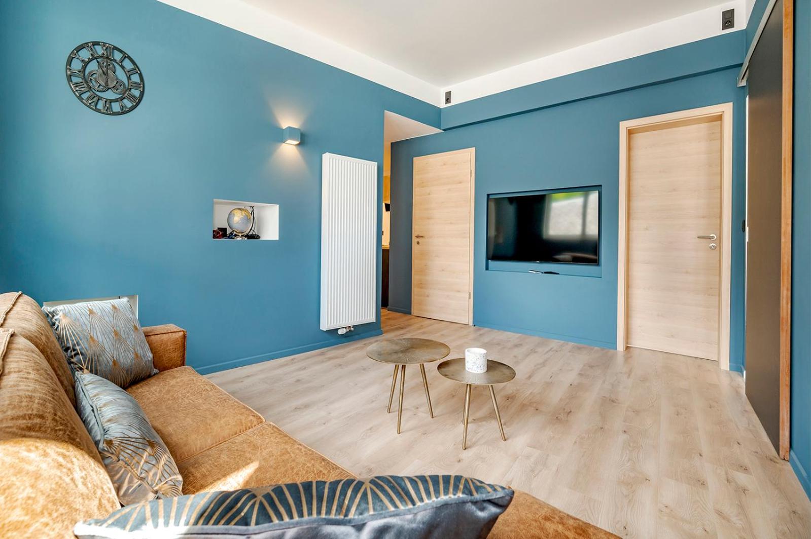 One-Bedroom Apartment - Photo 2