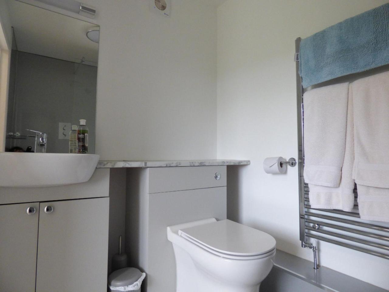 Deluxe King Room - Photo 3