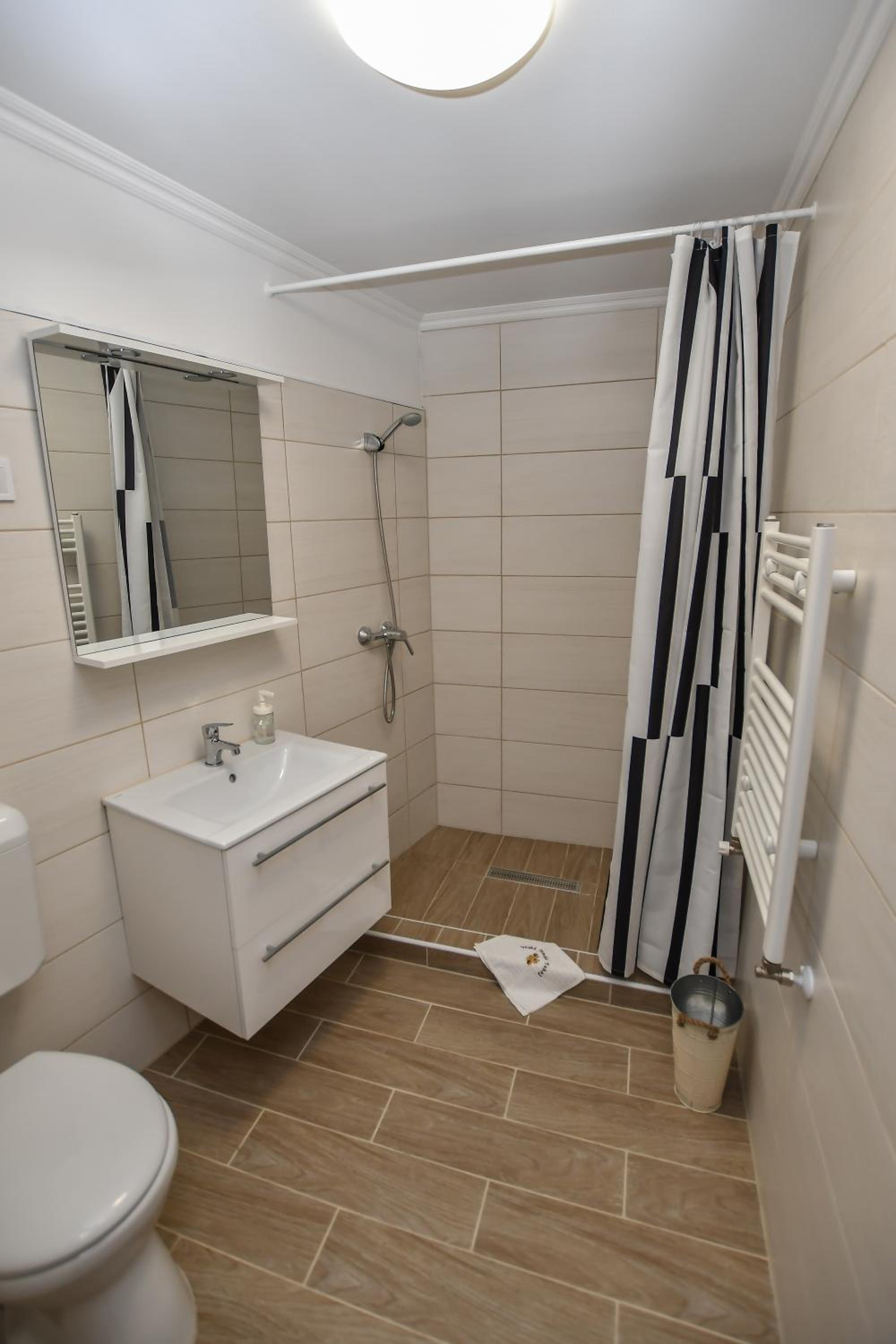 Standard Double or Twin Room with Balcony - Photo 7