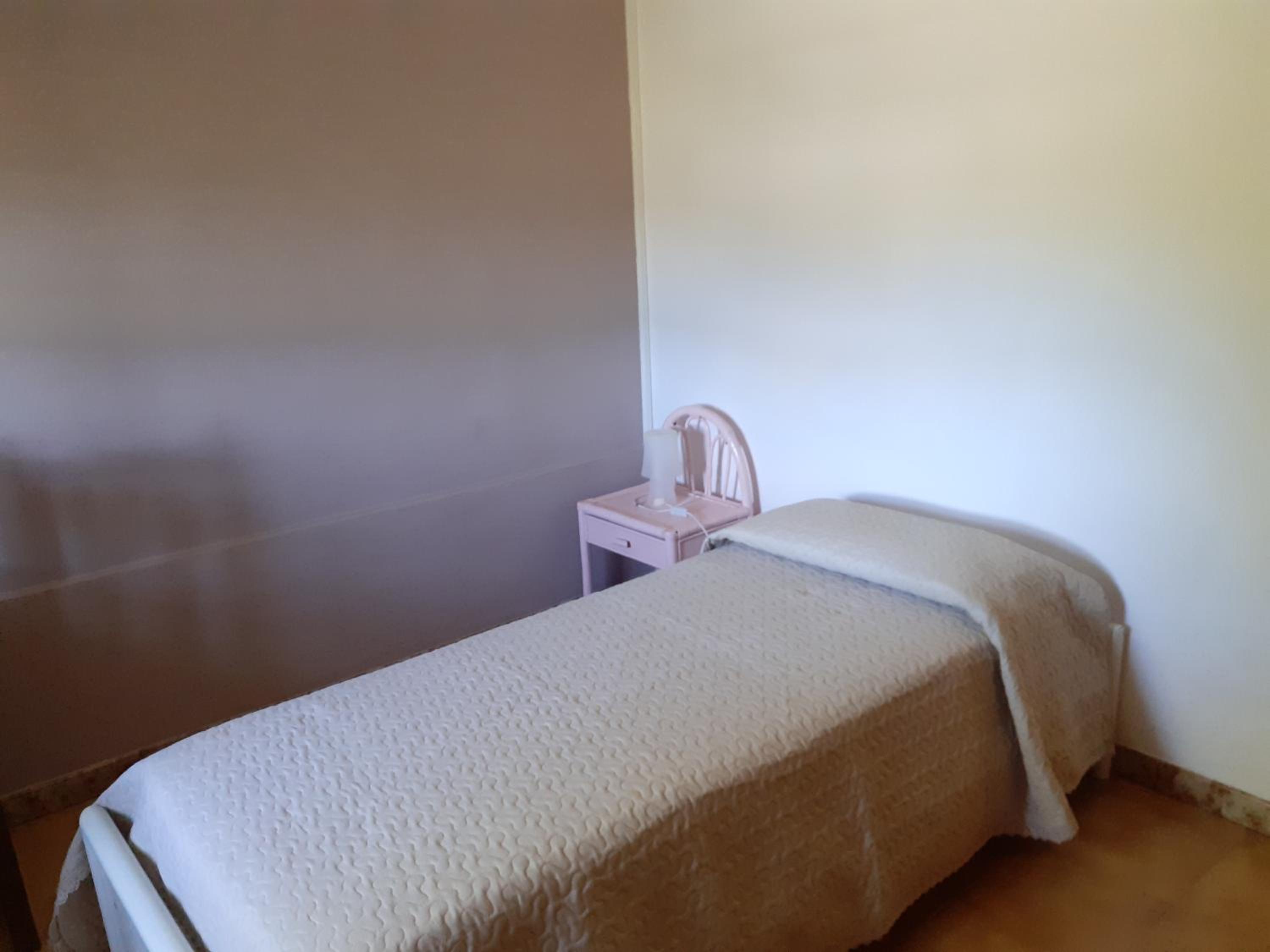 Single Room with Shared Bathroom