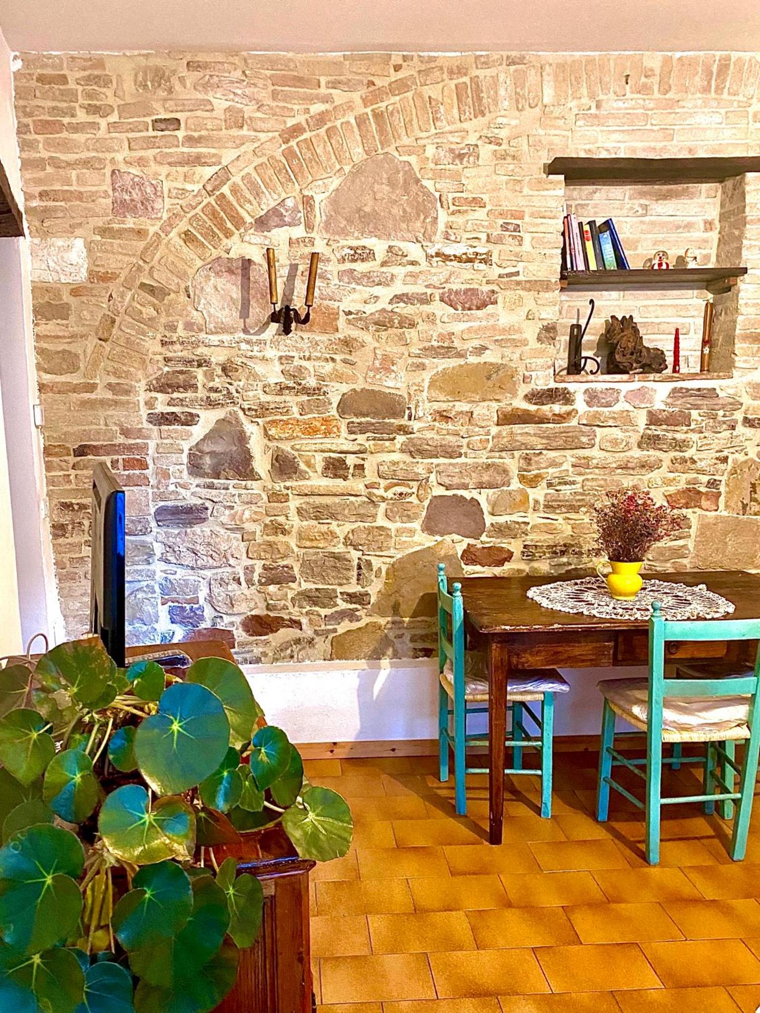 One-Bedroom Apartment - Photo 2