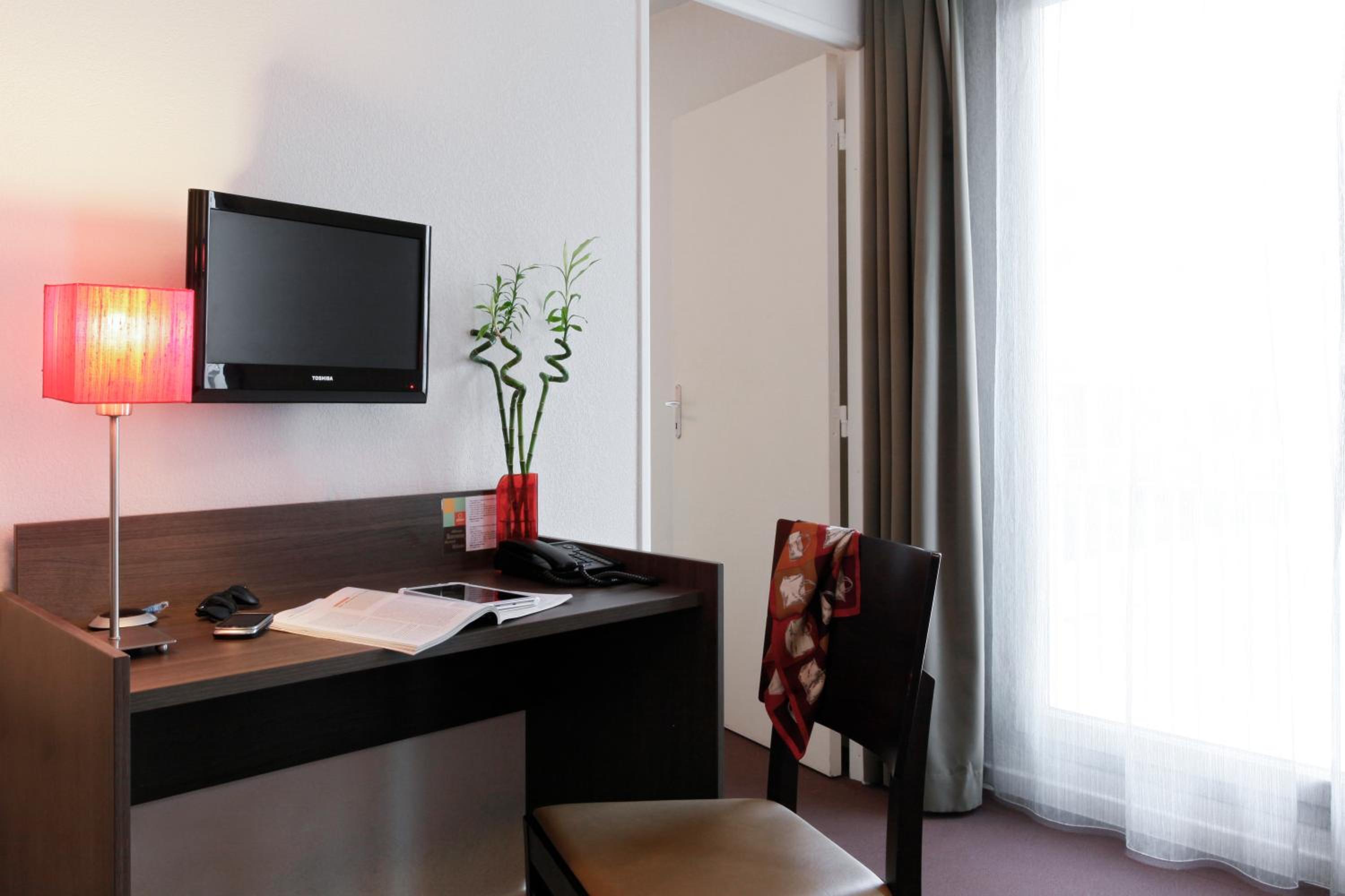 One-Bedroom Apartment - Photo 6