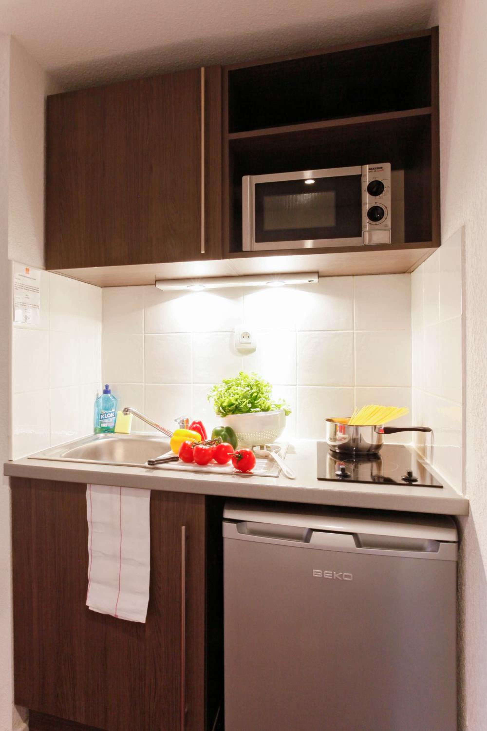 One-Bedroom Apartment - Photo 8