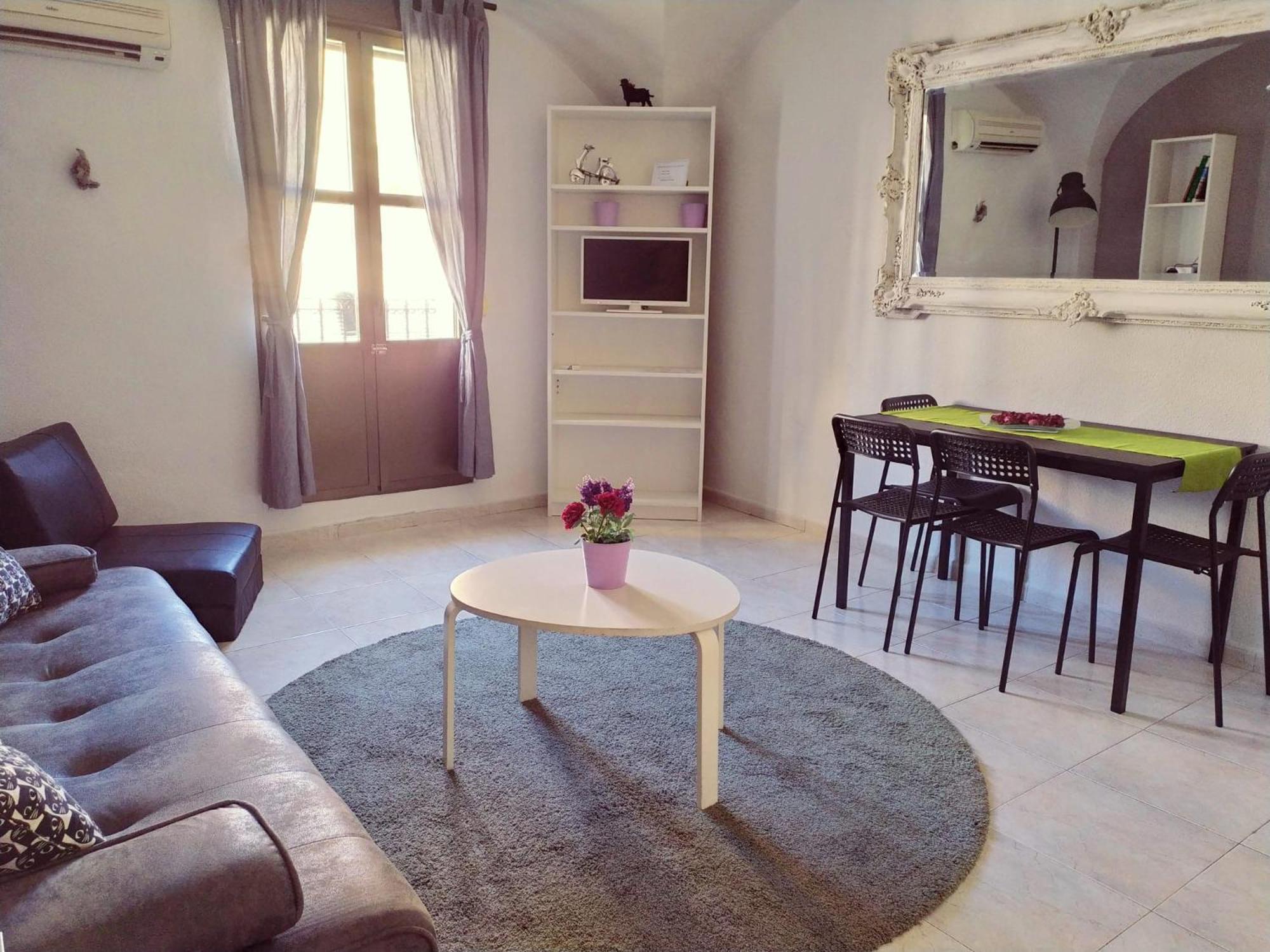 Apartment with Balcony - Photo 49
