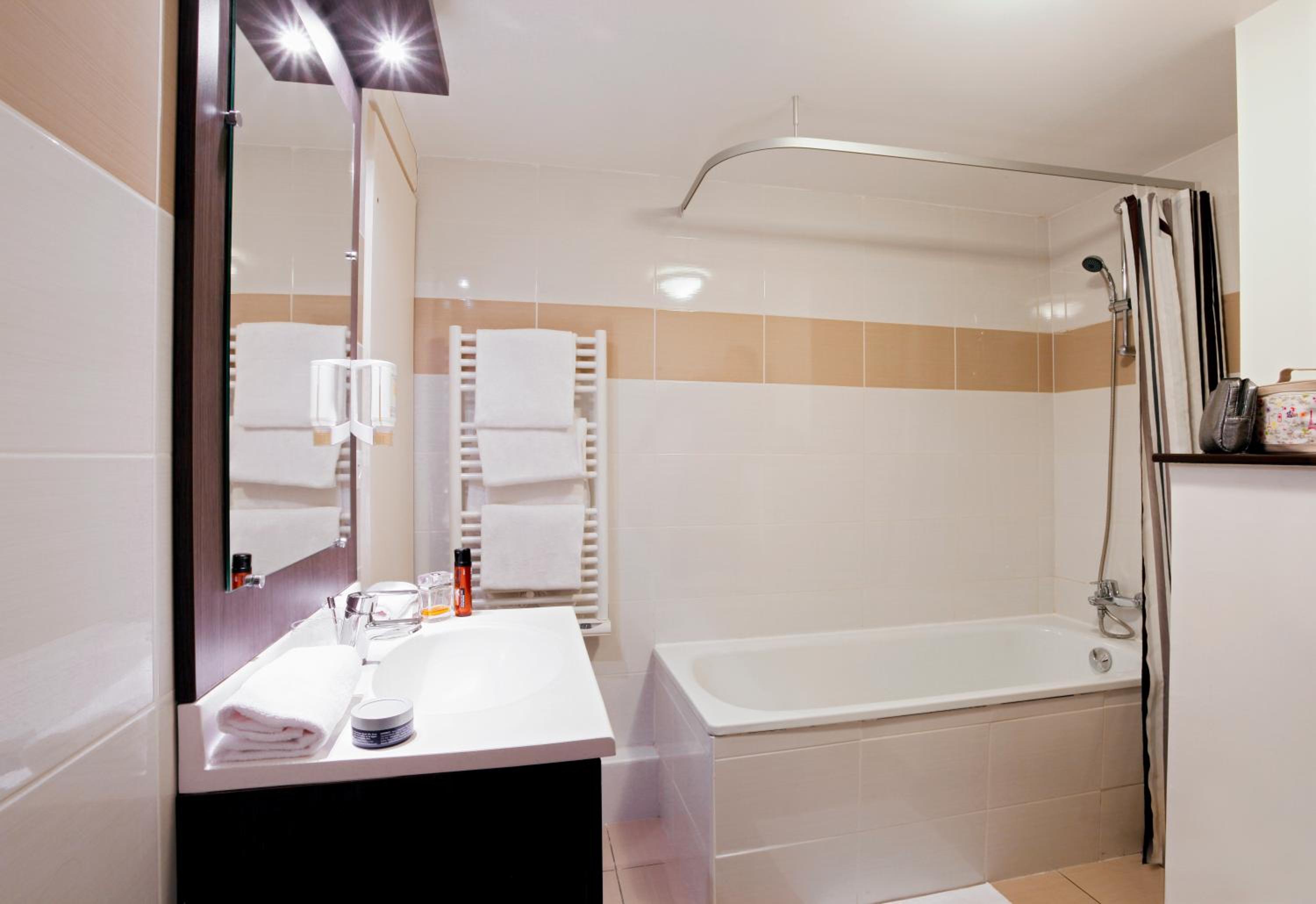 One-Bedroom Apartment - Photo 7