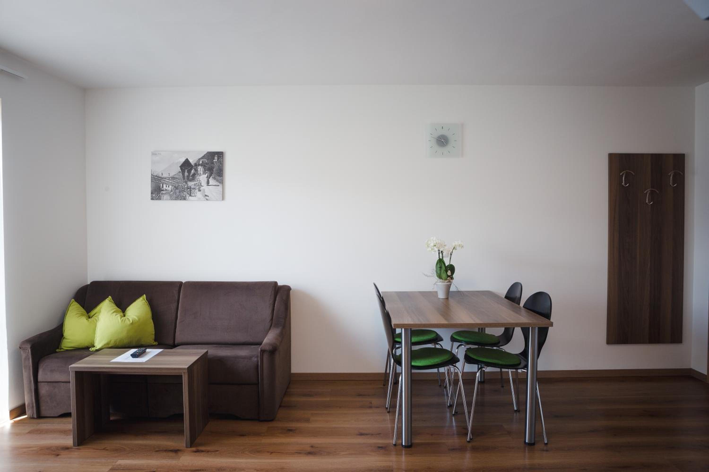 Apartment with Mountain View photo 2