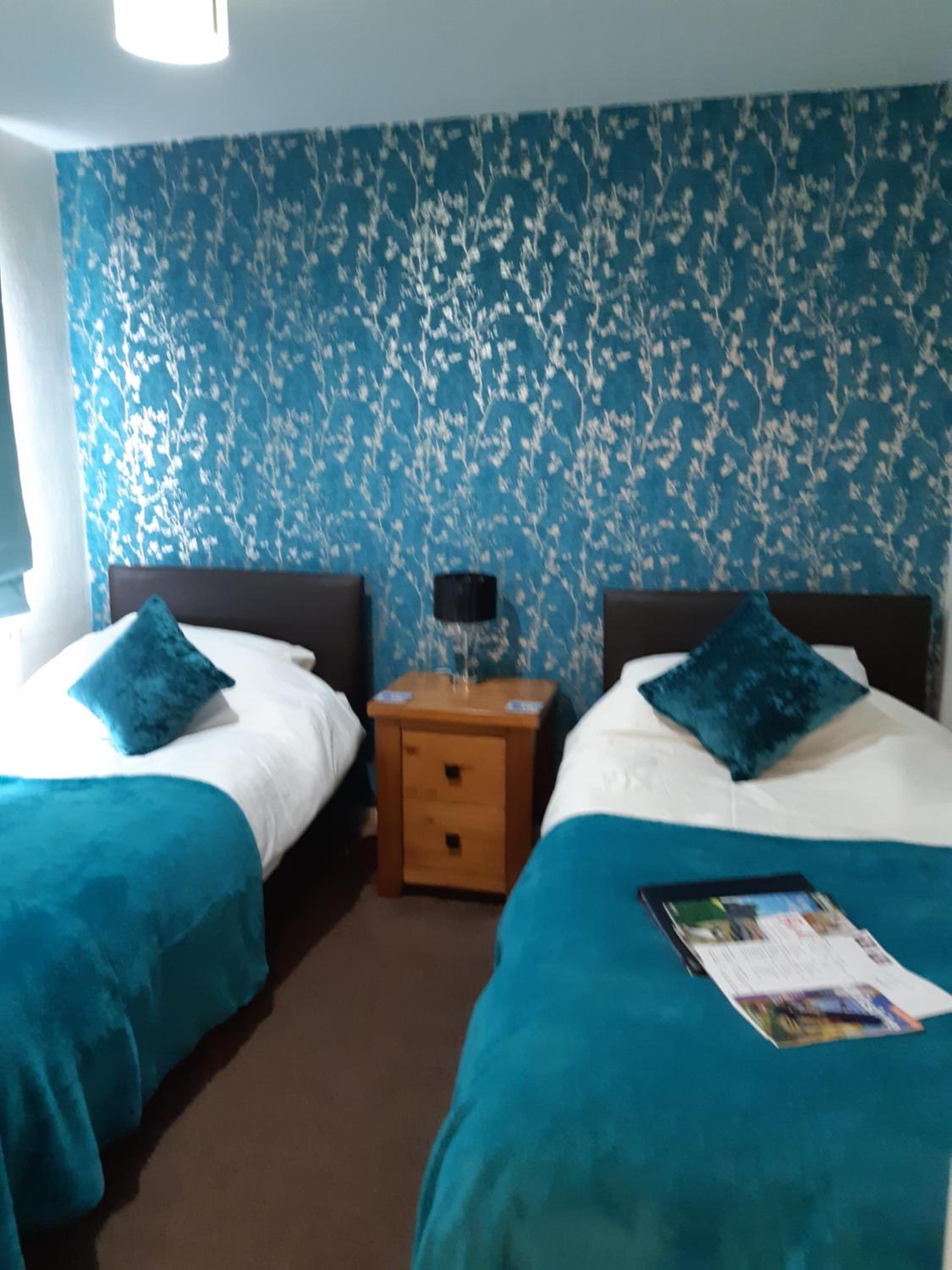 Twin Room with Bath