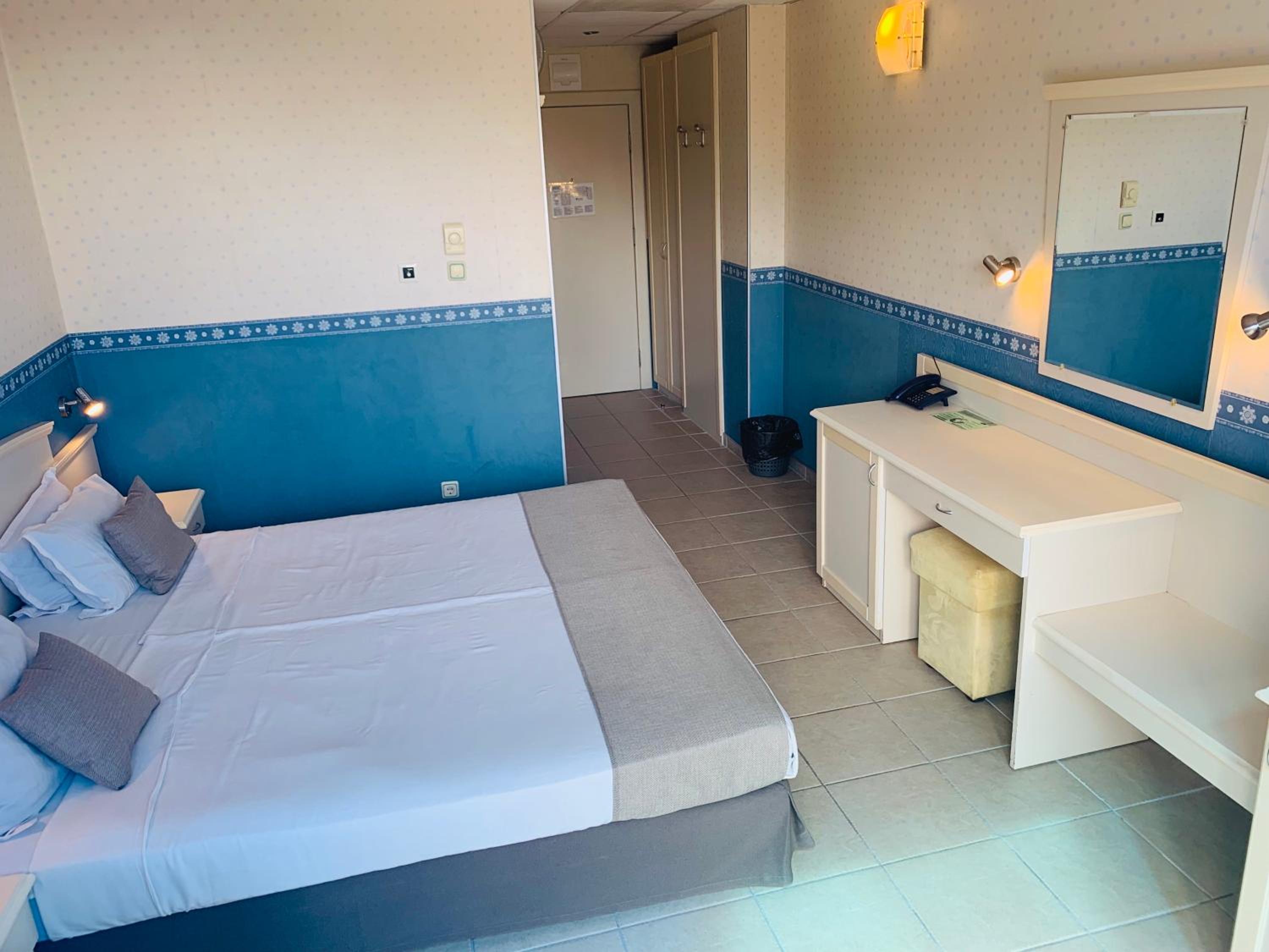 Single Room with Balcony photo 1