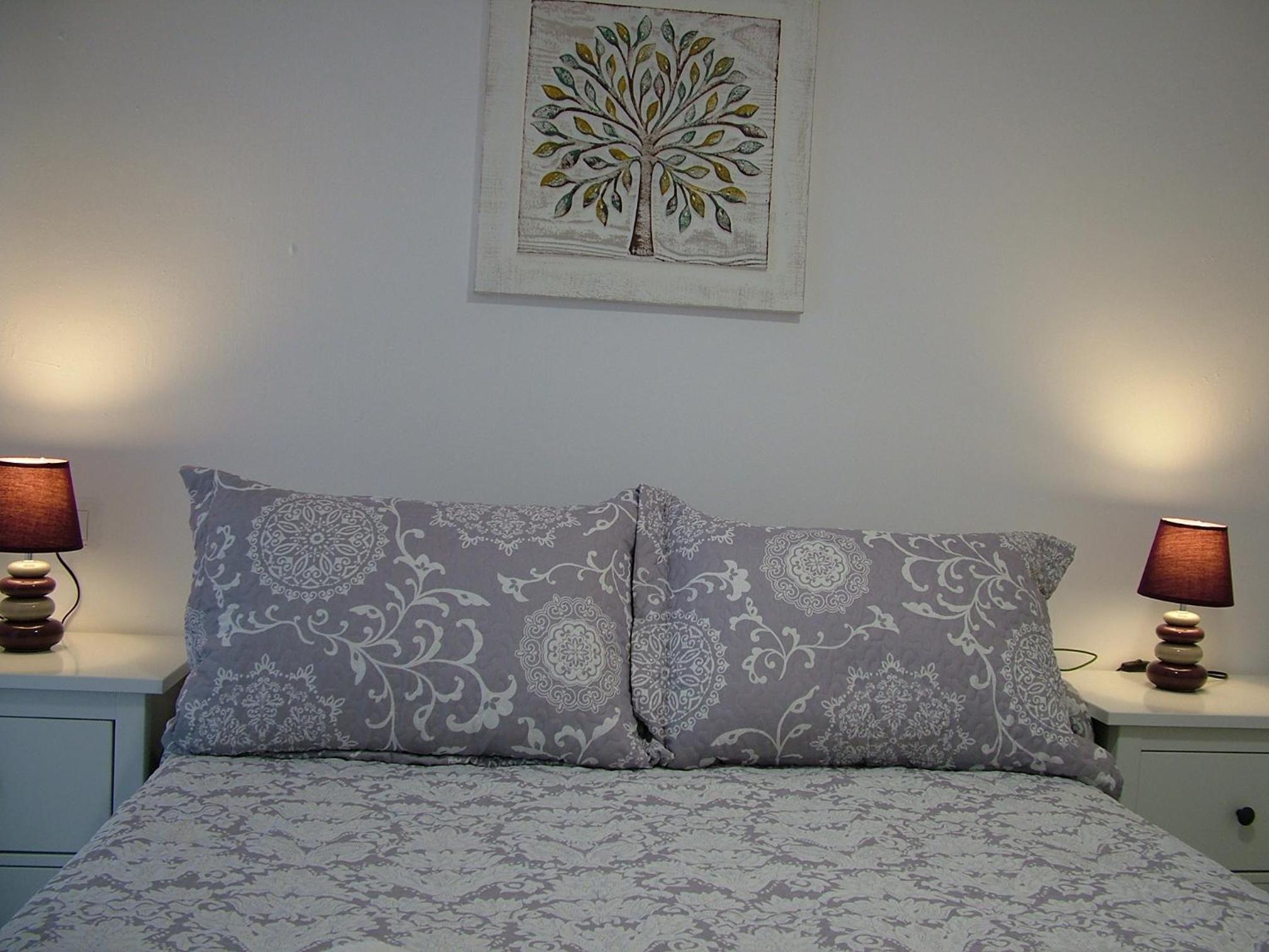 Five-Bedroom House - Photo 12