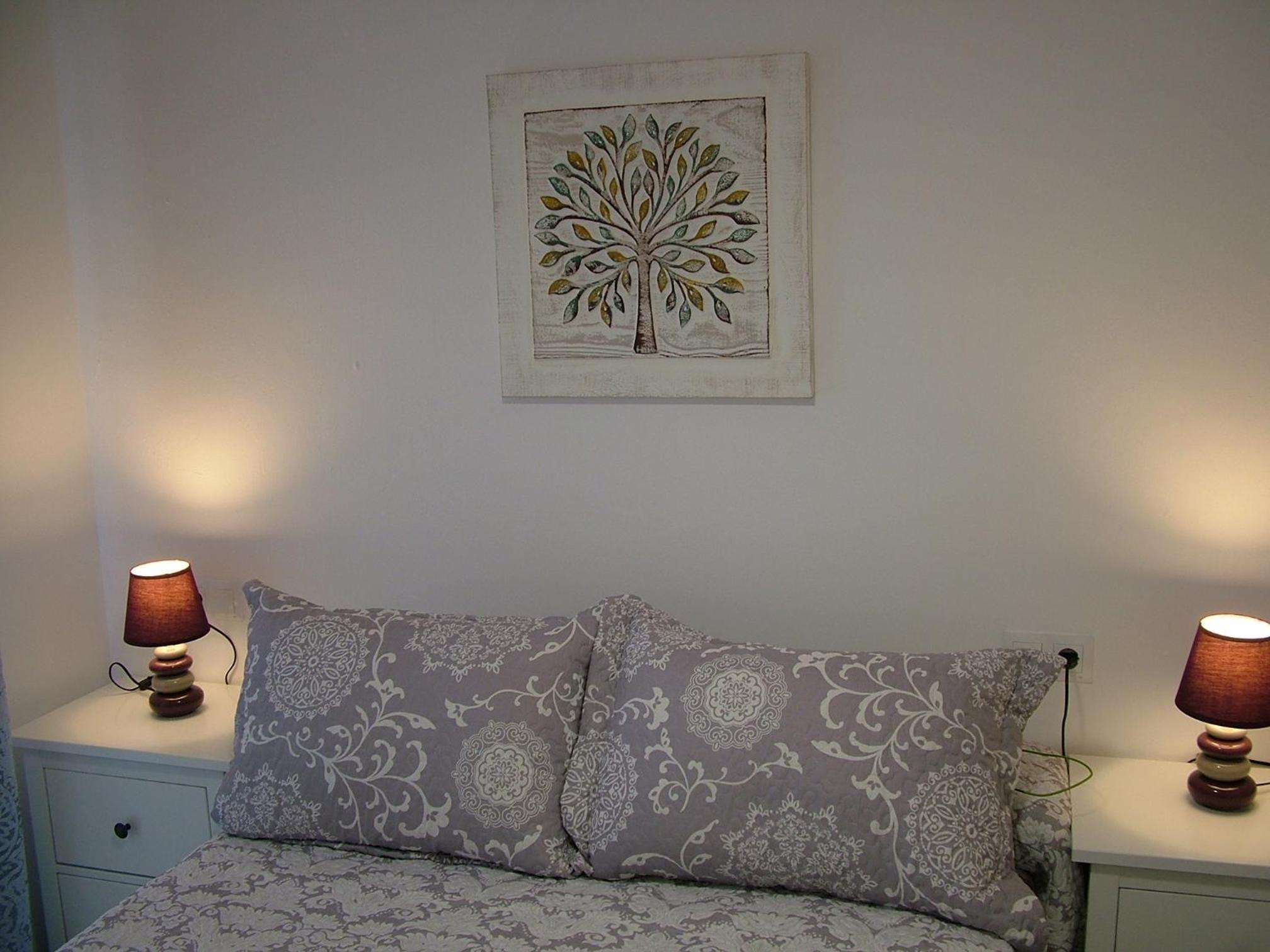 Five-Bedroom House - Photo 11