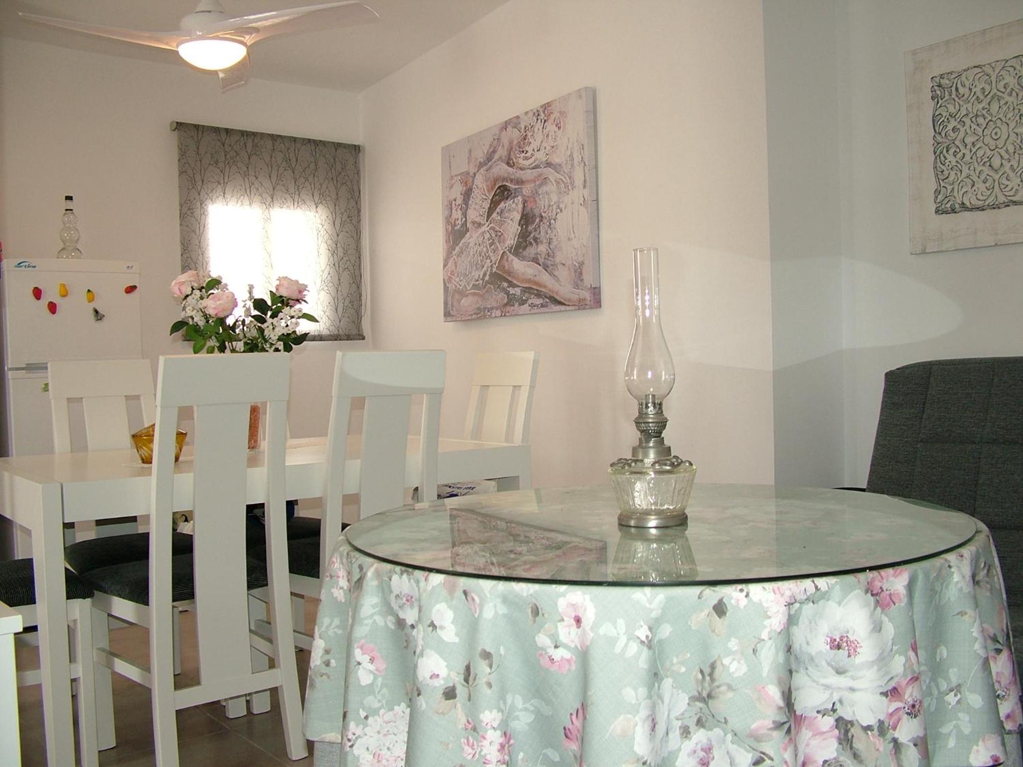 Five-Bedroom House - Photo 37