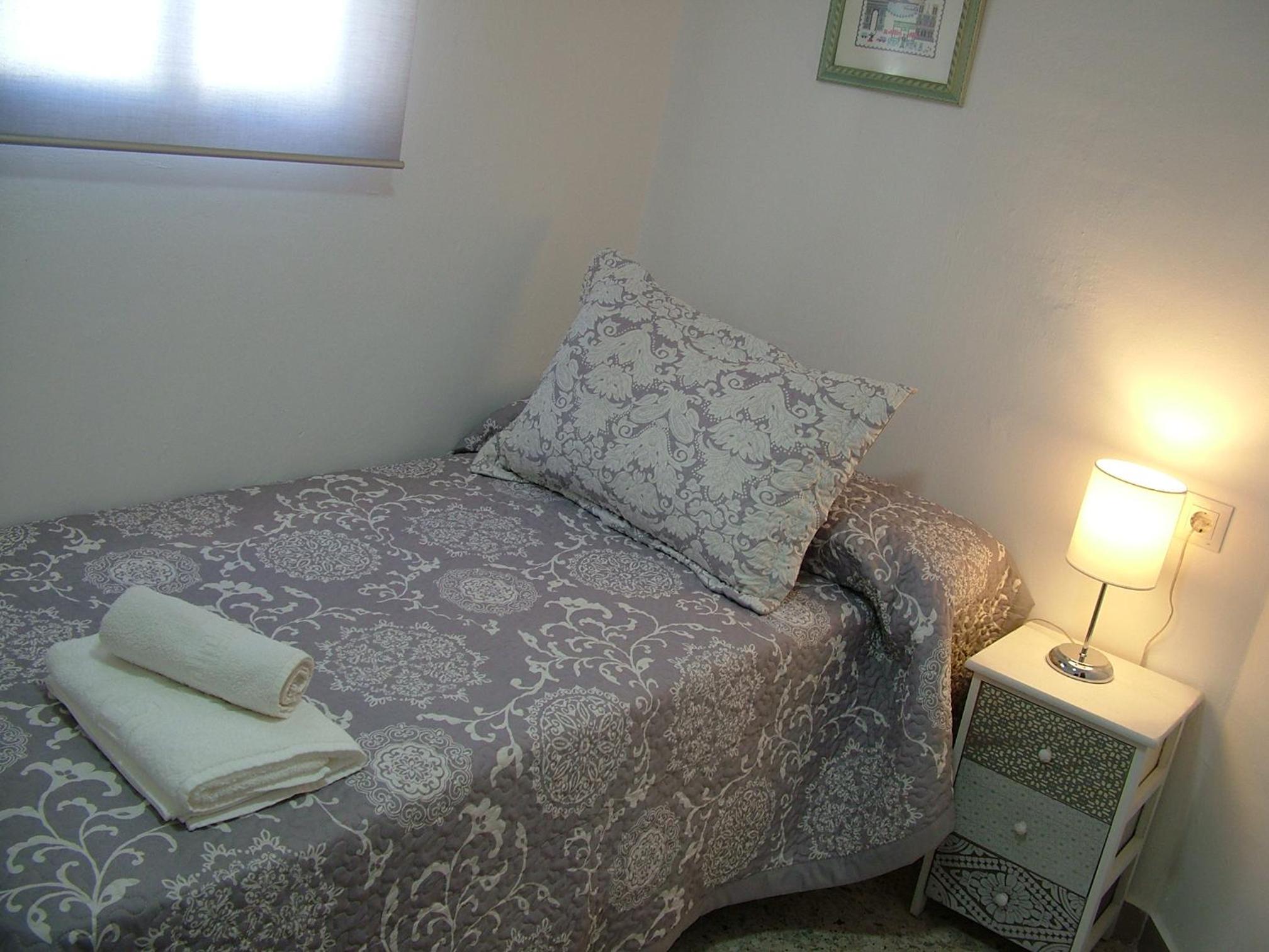 Five-Bedroom House - Photo 26