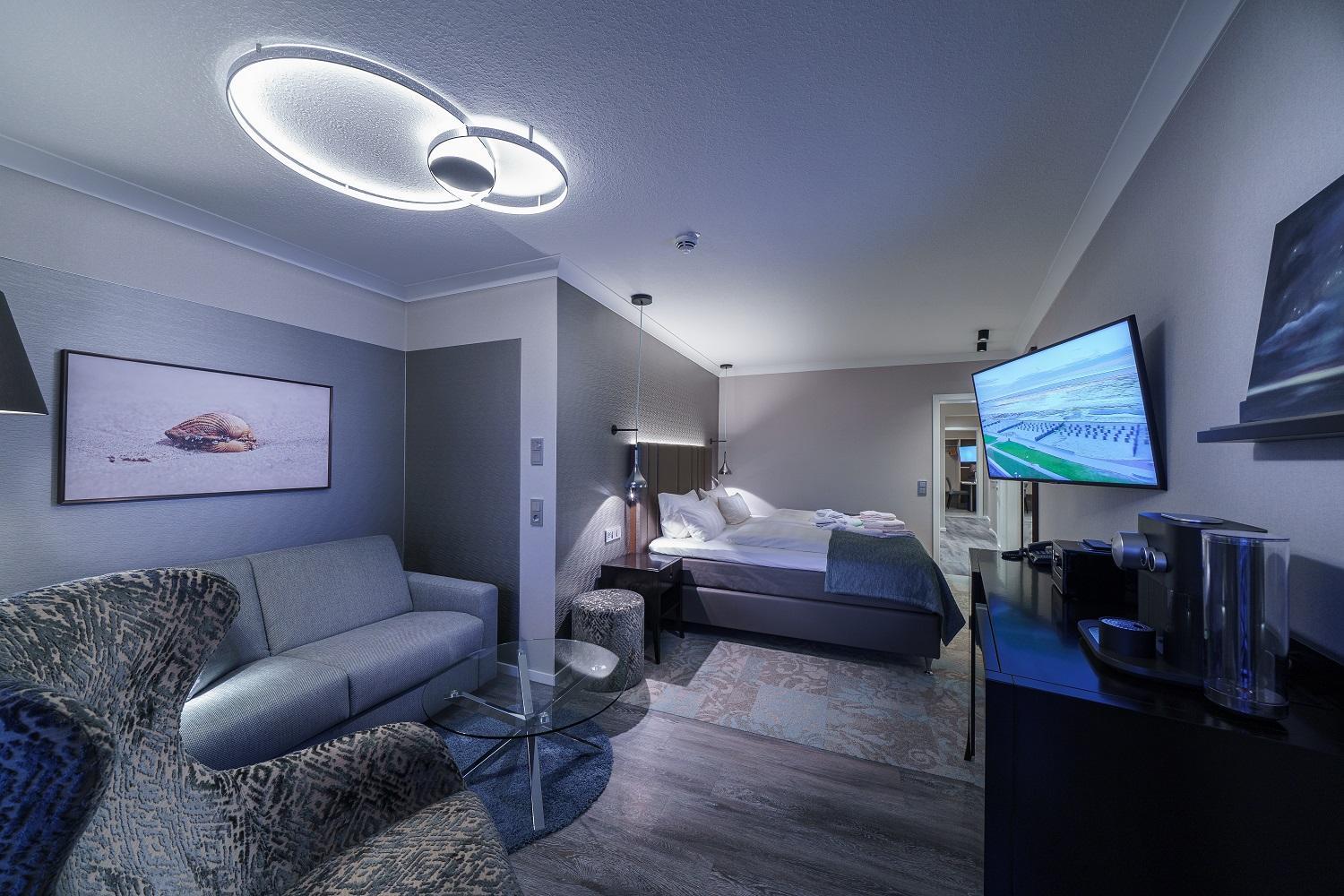 Junior Suite with Balcony and Sea View photo 2