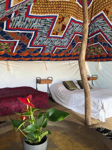 Tent - Photo 2