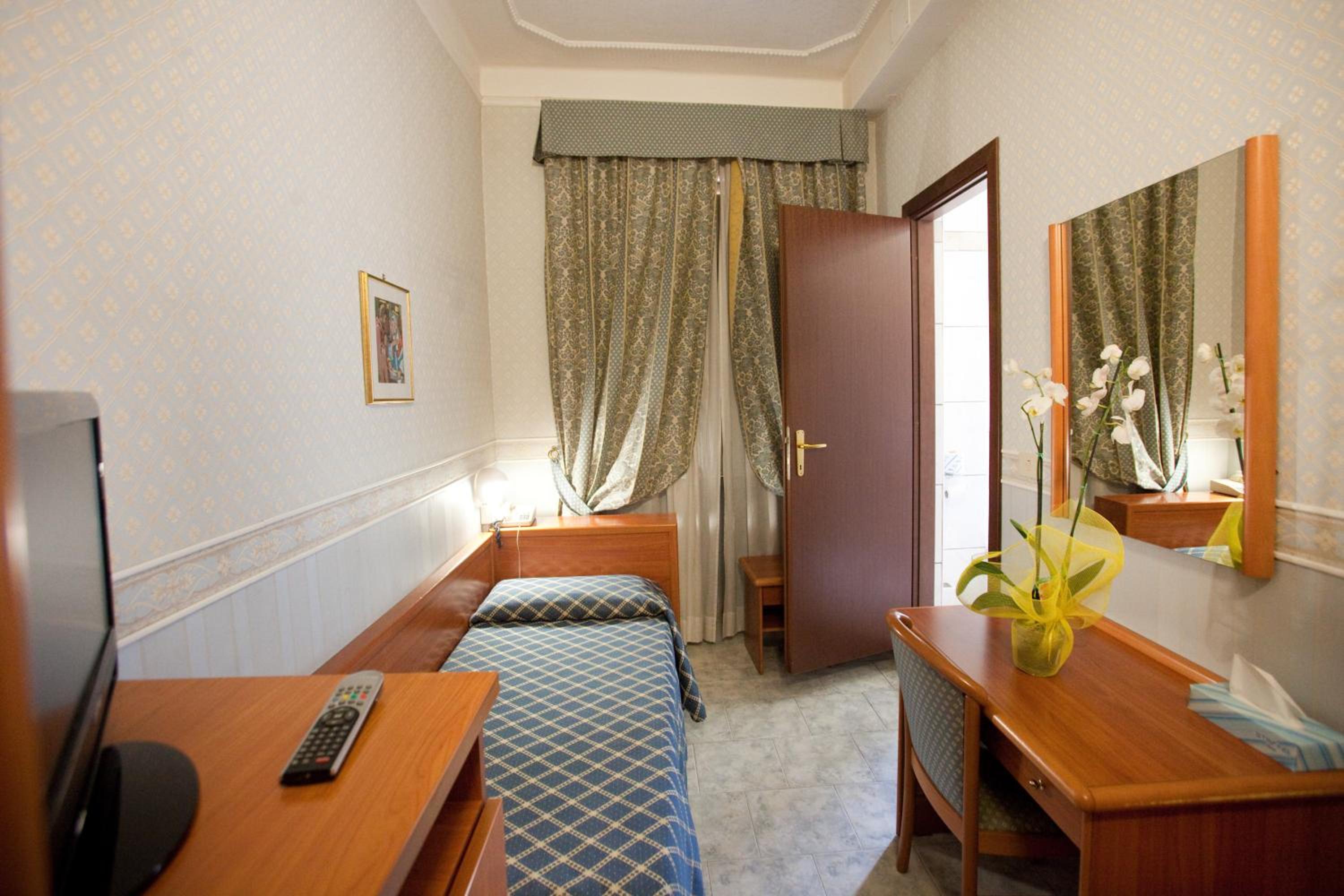 Single Room photo 1