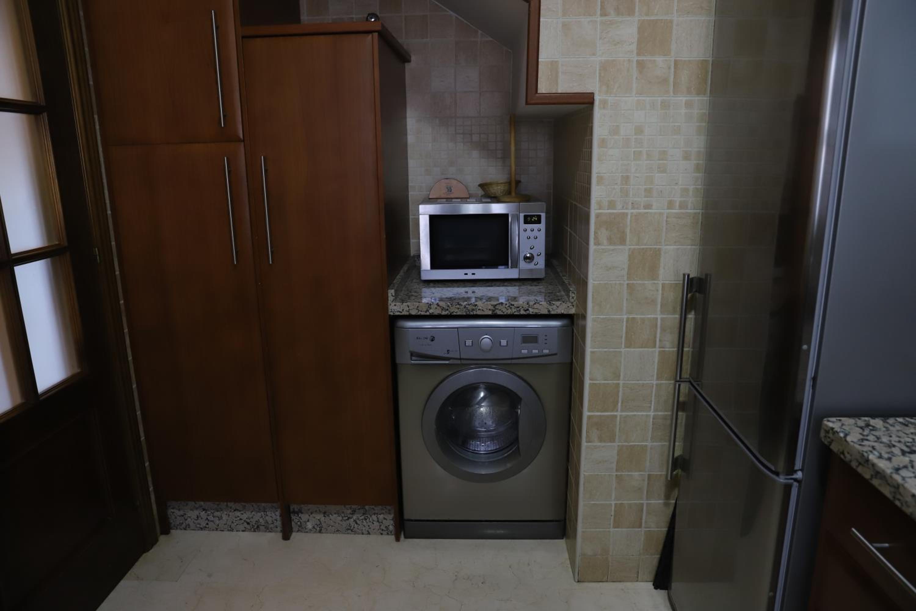 Three-Bedroom Apartment - Photo 124