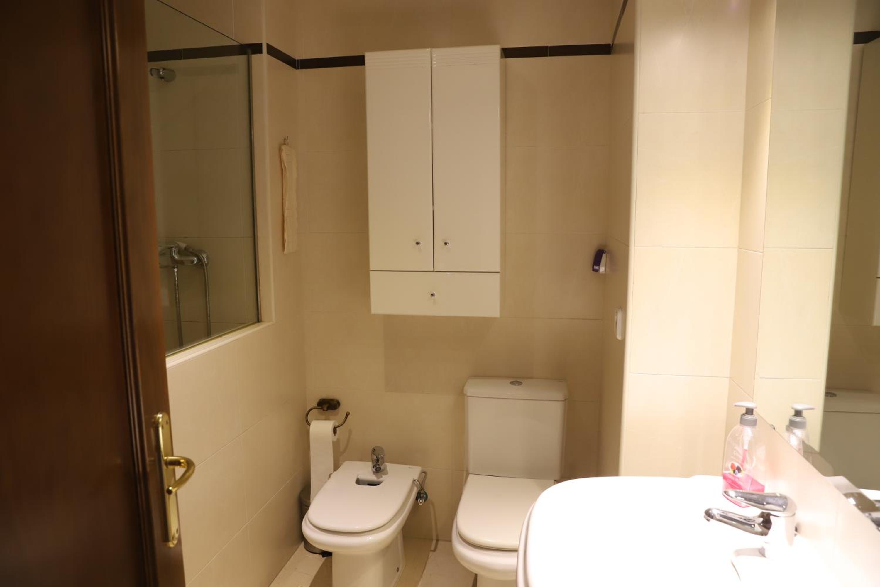 Three-Bedroom Apartment - Photo 93