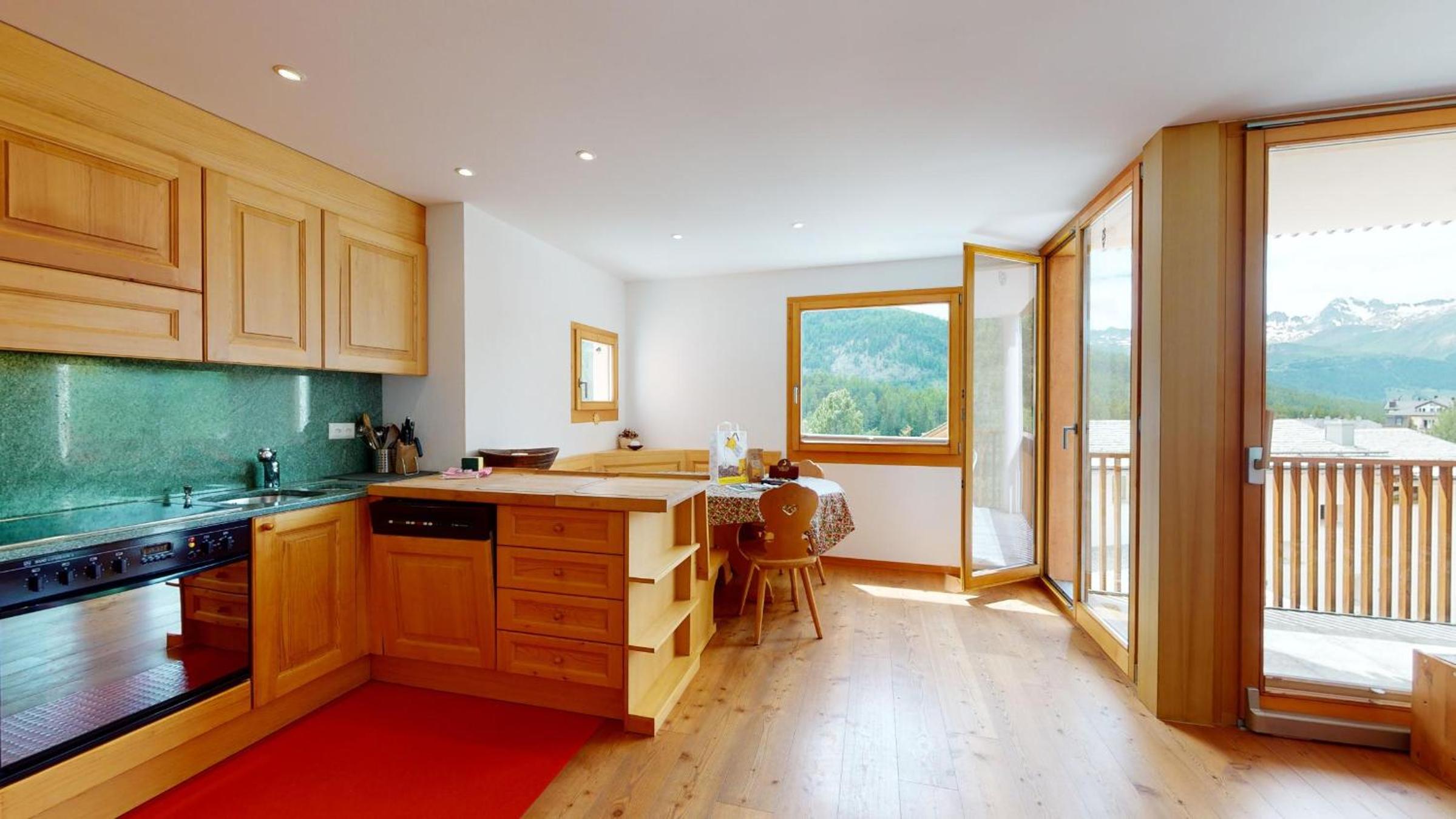 Apartment with Mountain View photo 3