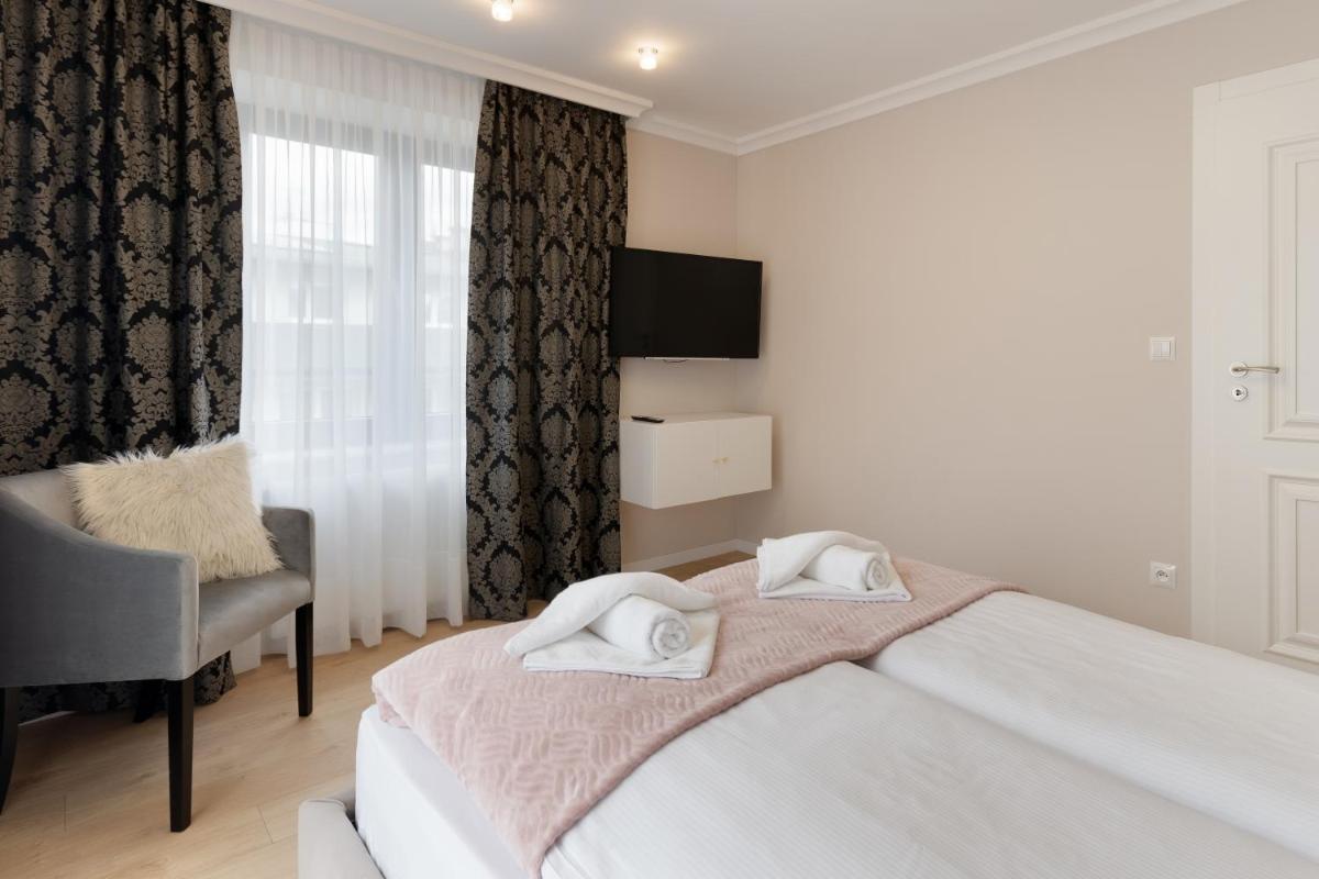 Deluxe Apartment with Balcony - Photo 3