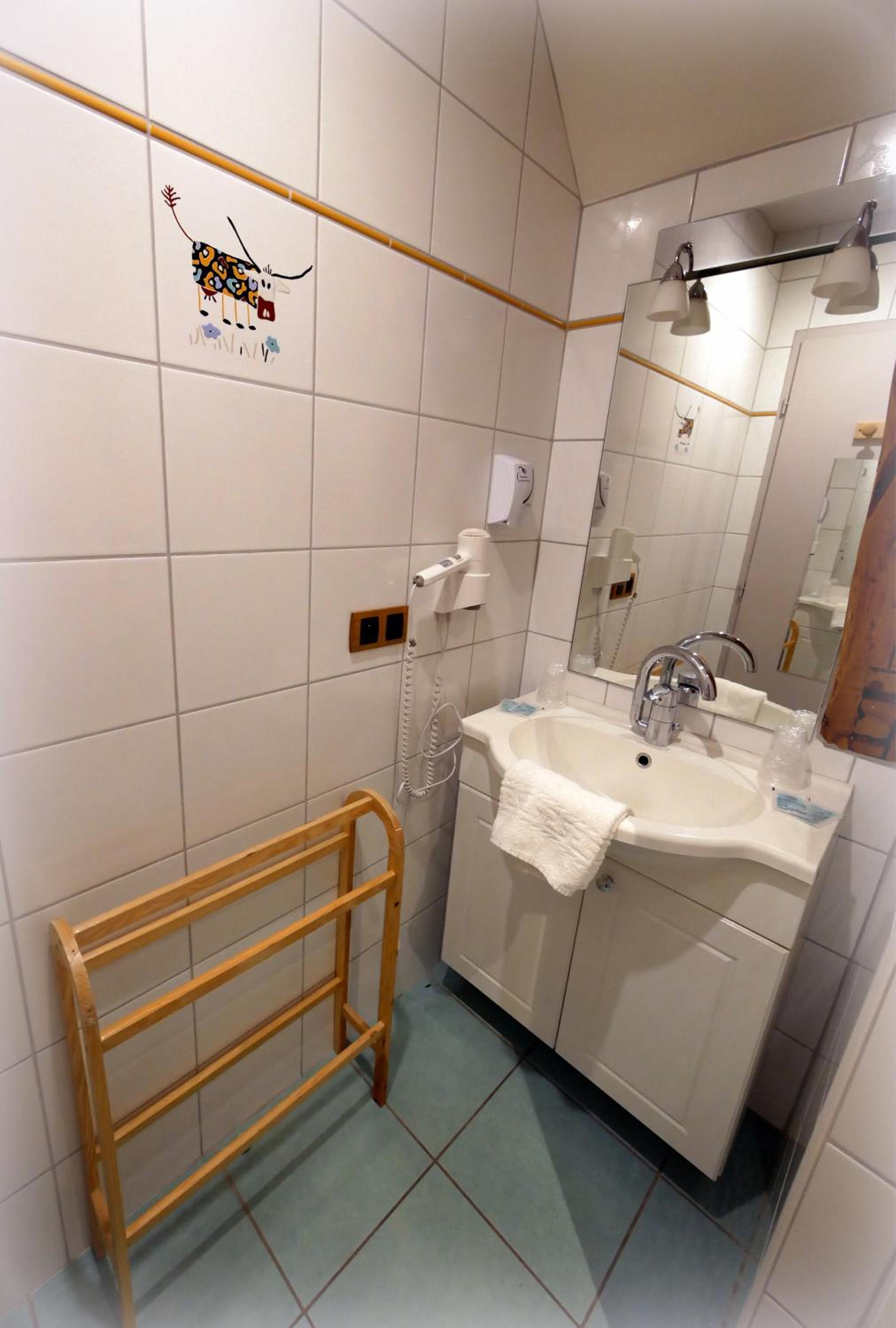 Two Connecting Double Rooms - Photo 4