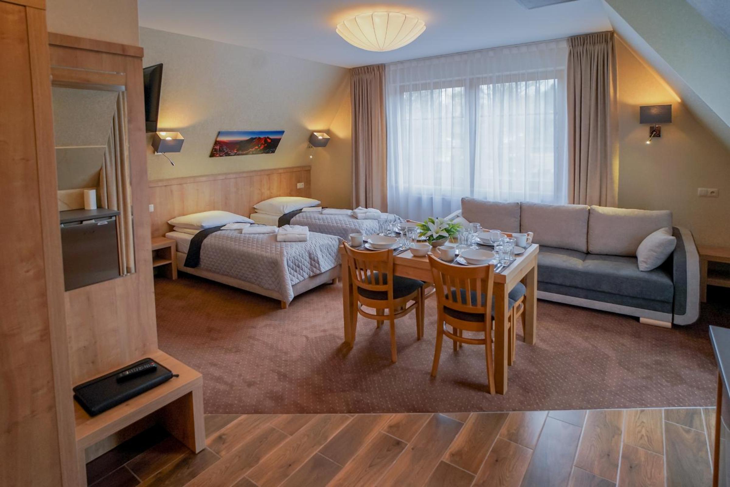 Apartment with Balcony - Photo 25