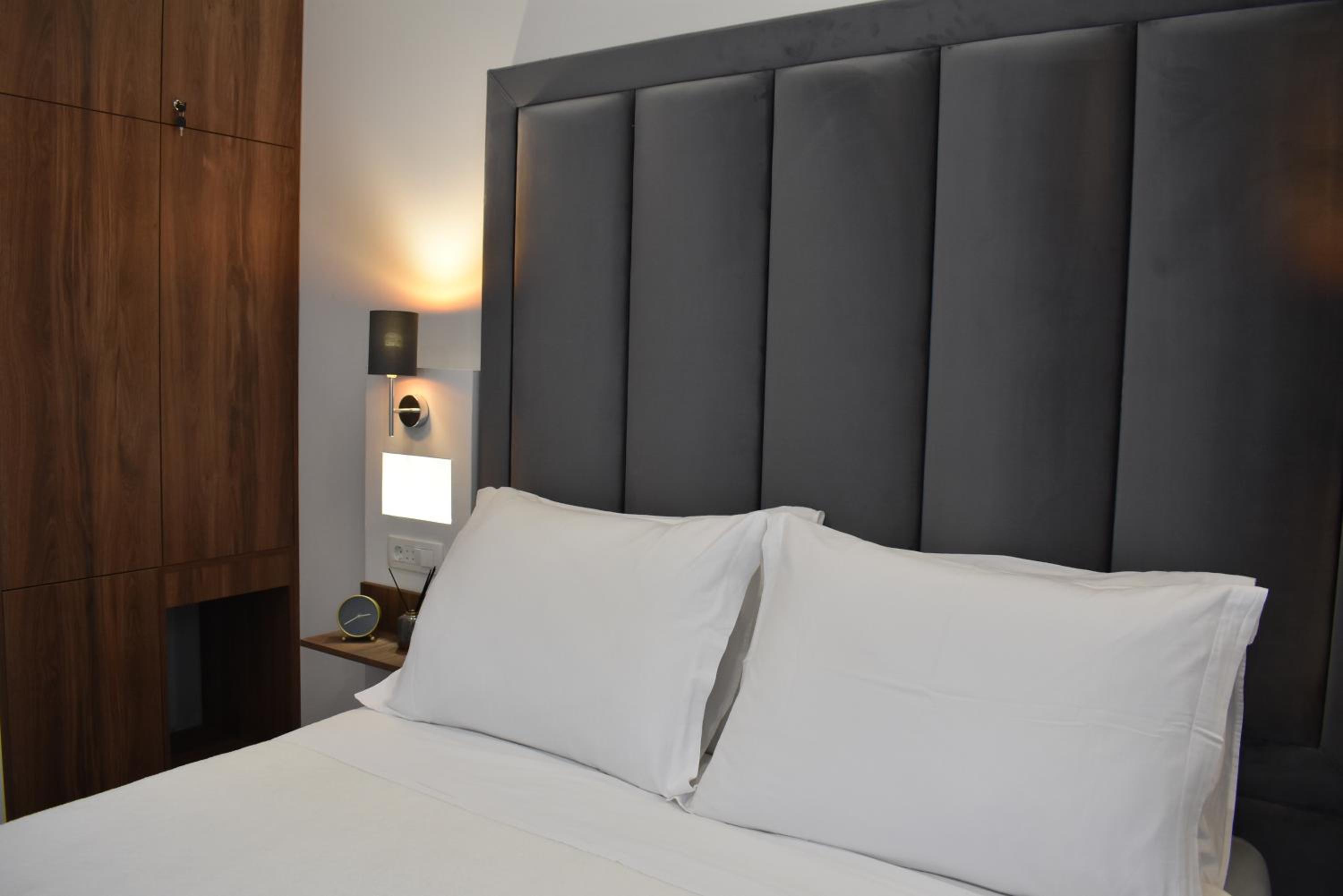 Deluxe Double Room - Photo 5