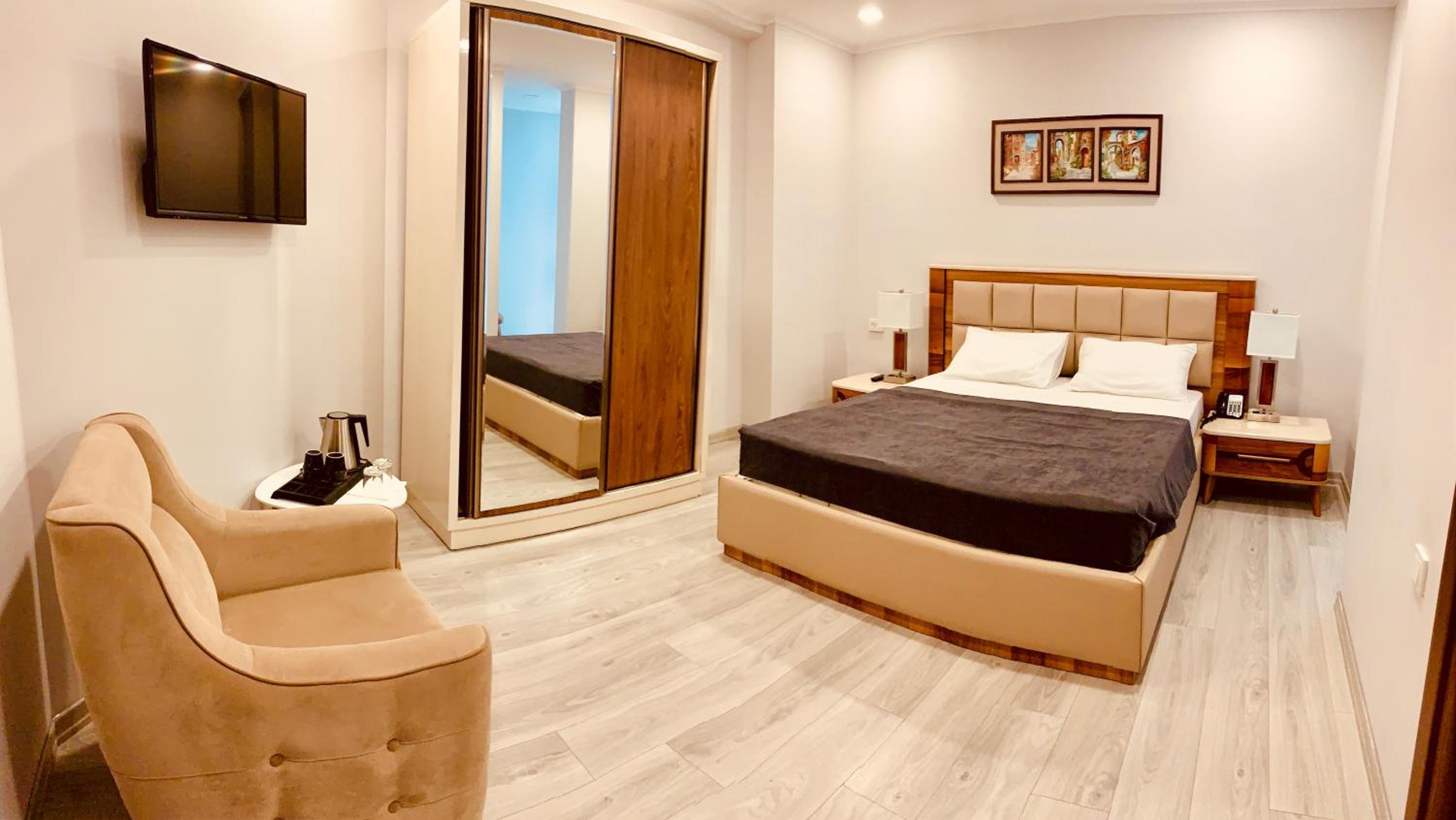 Standard Double Room - Photo 6