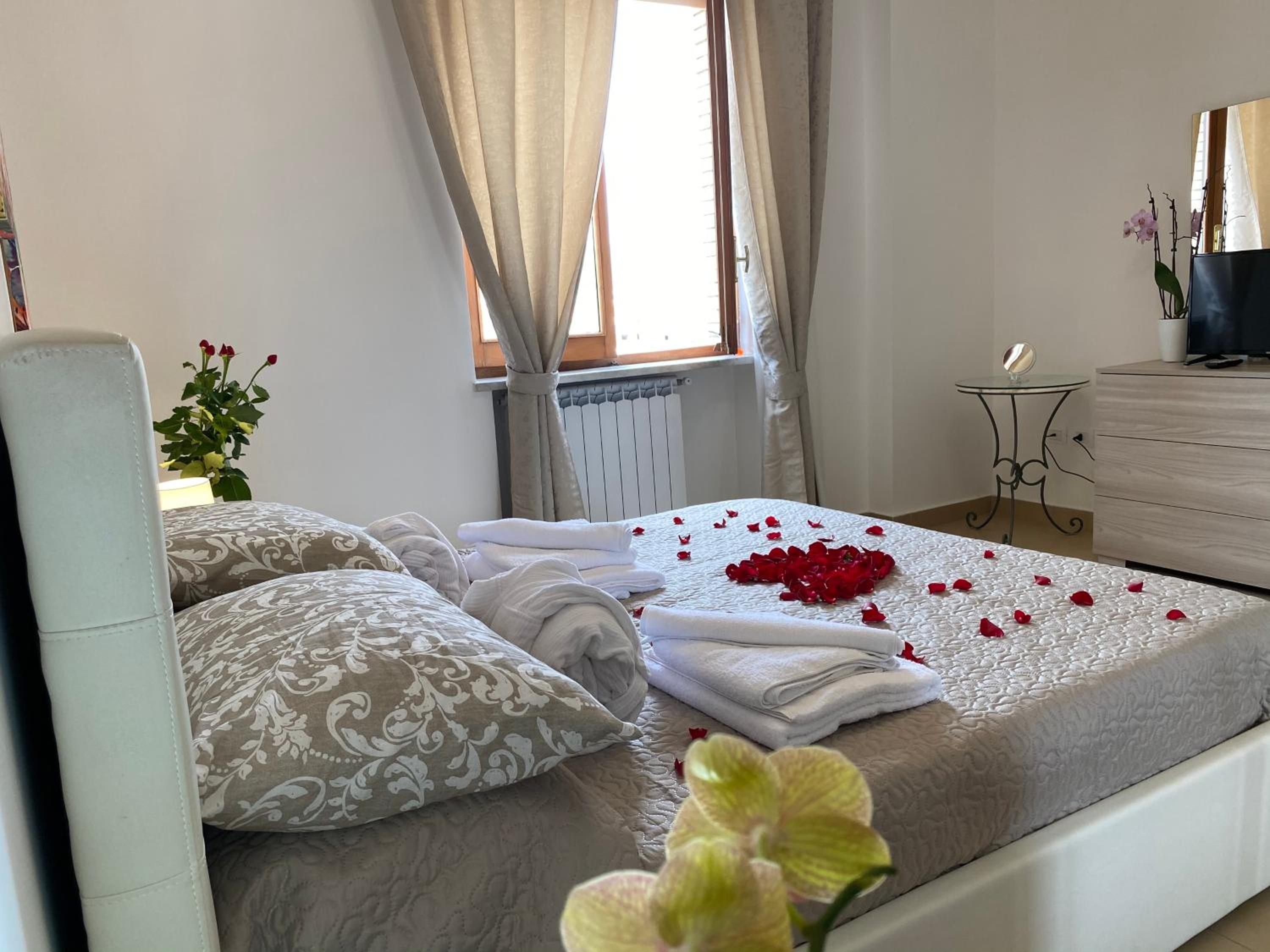 Double Room with Private Bathroom - Photo 39