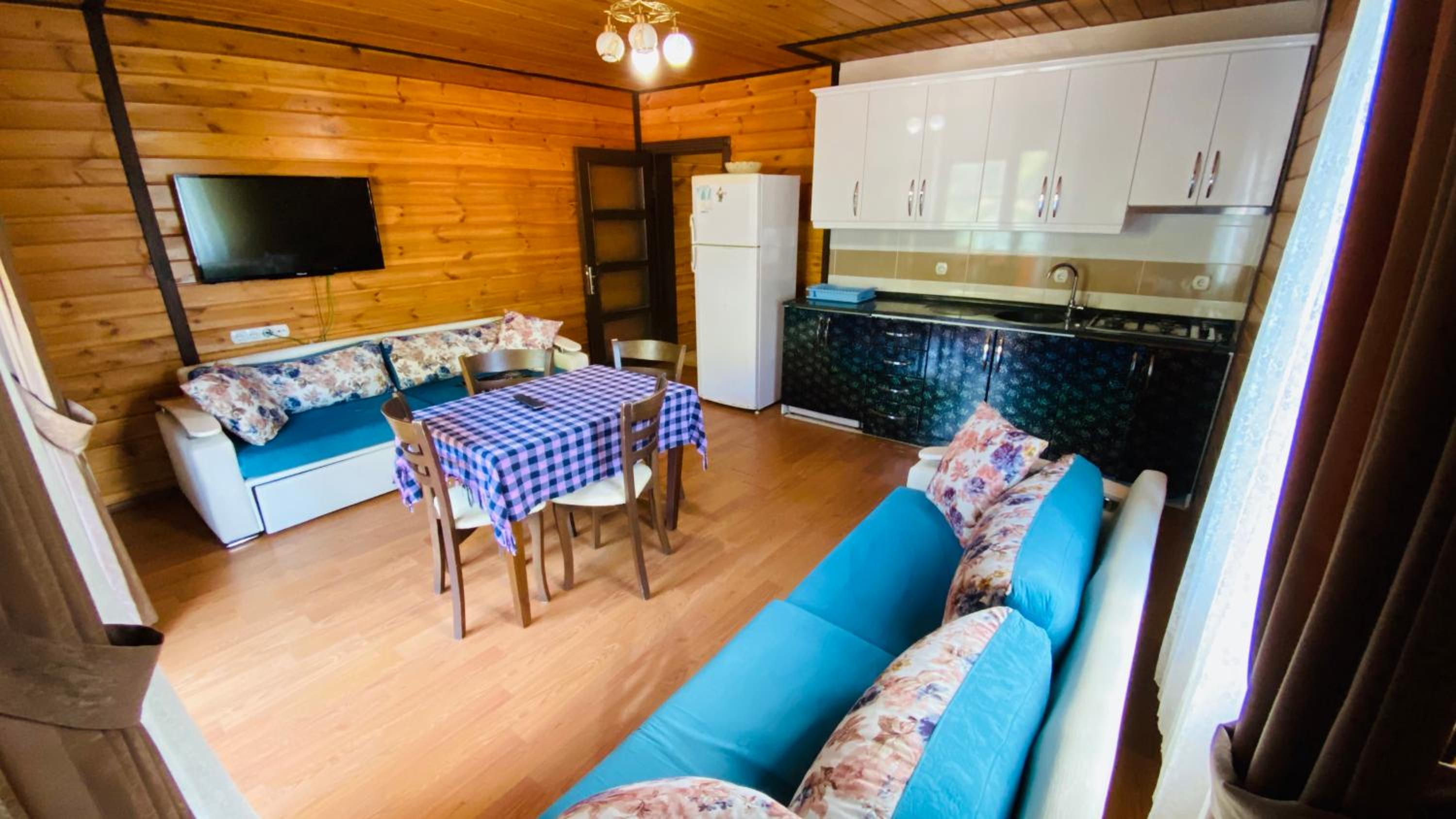 One-Bedroom Apartment with Direct Lake View and Balcony photo 2