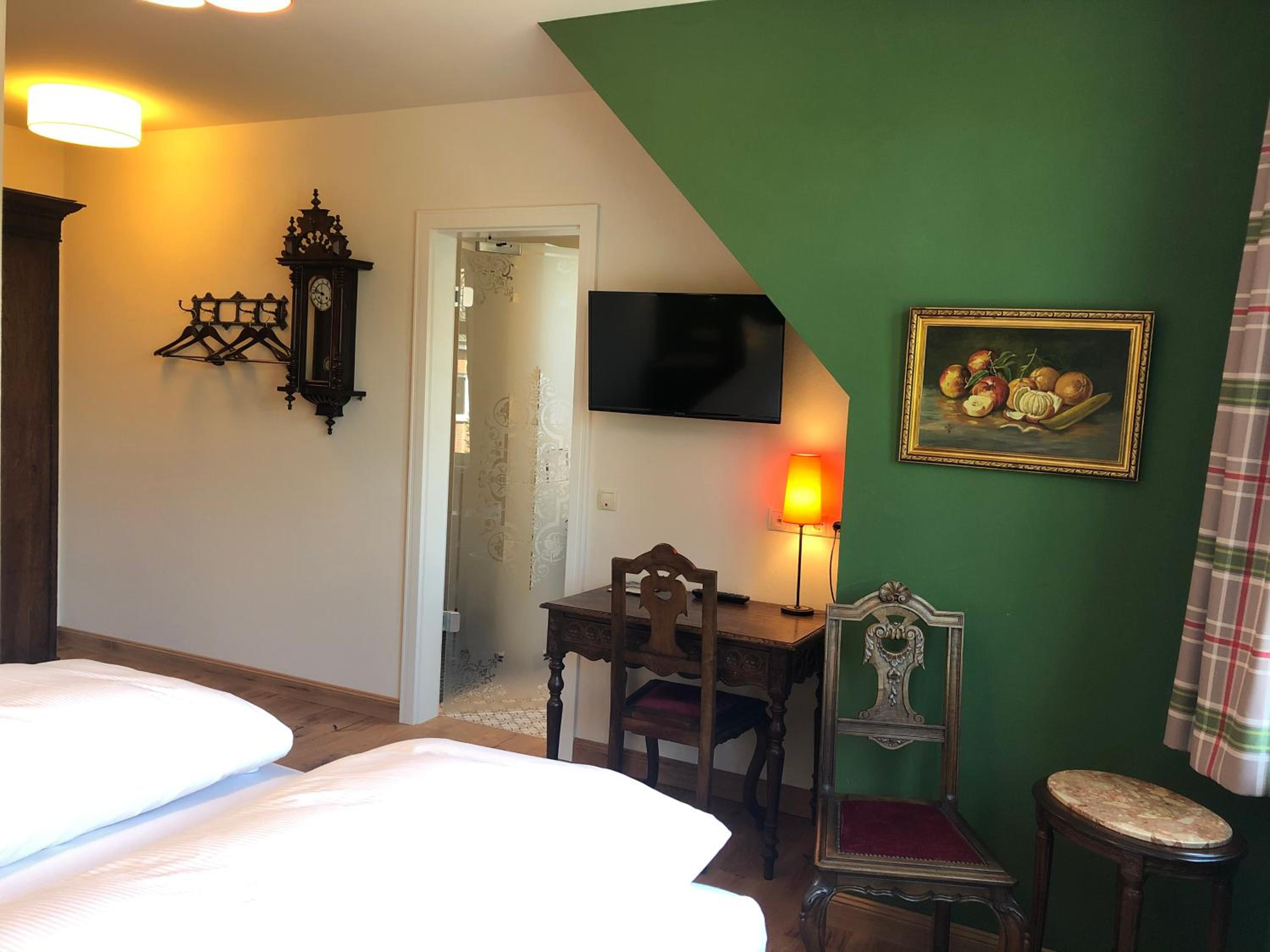 Deluxe Double Room - Photo 14