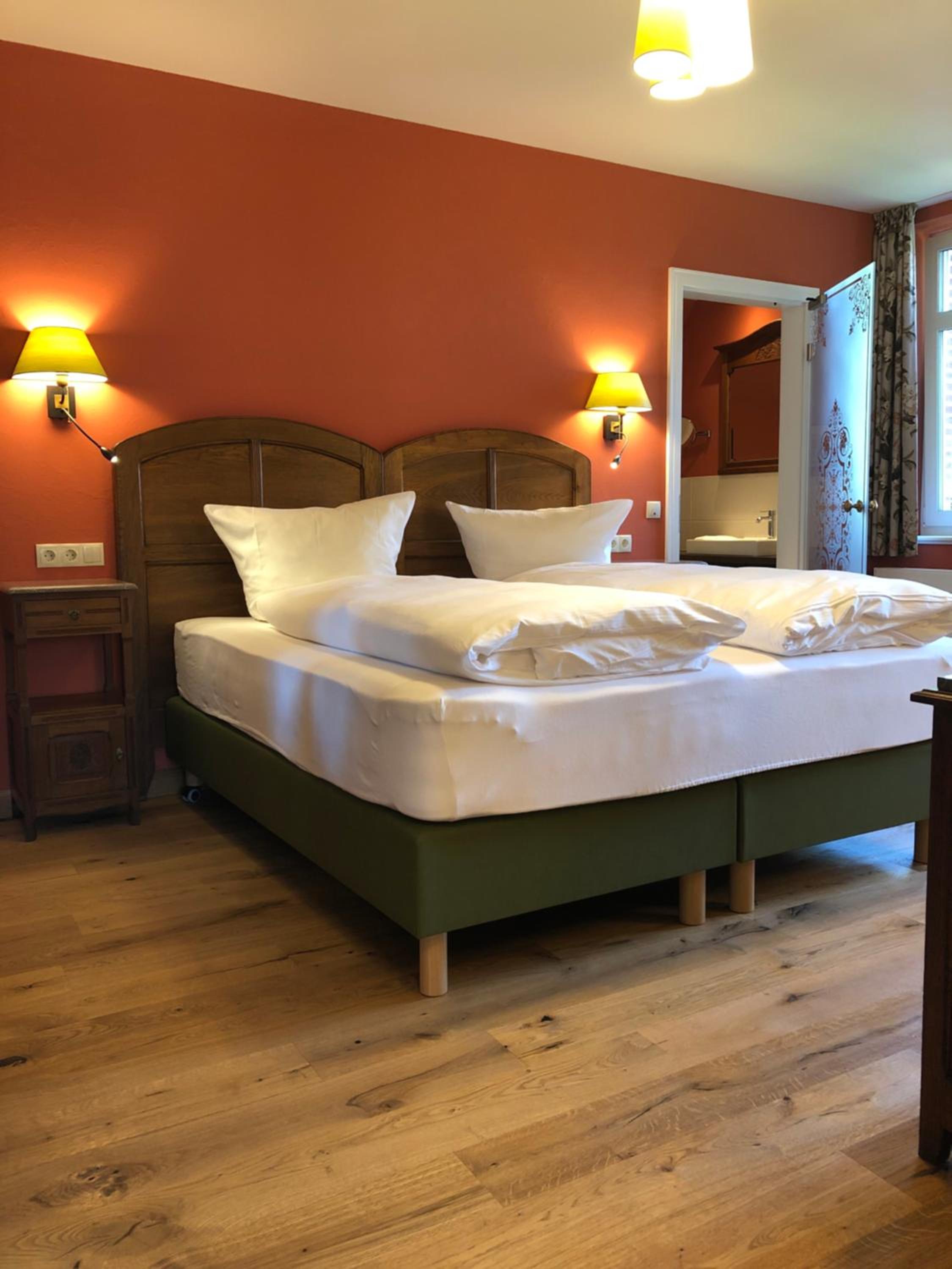 Deluxe Double Room - Photo 12