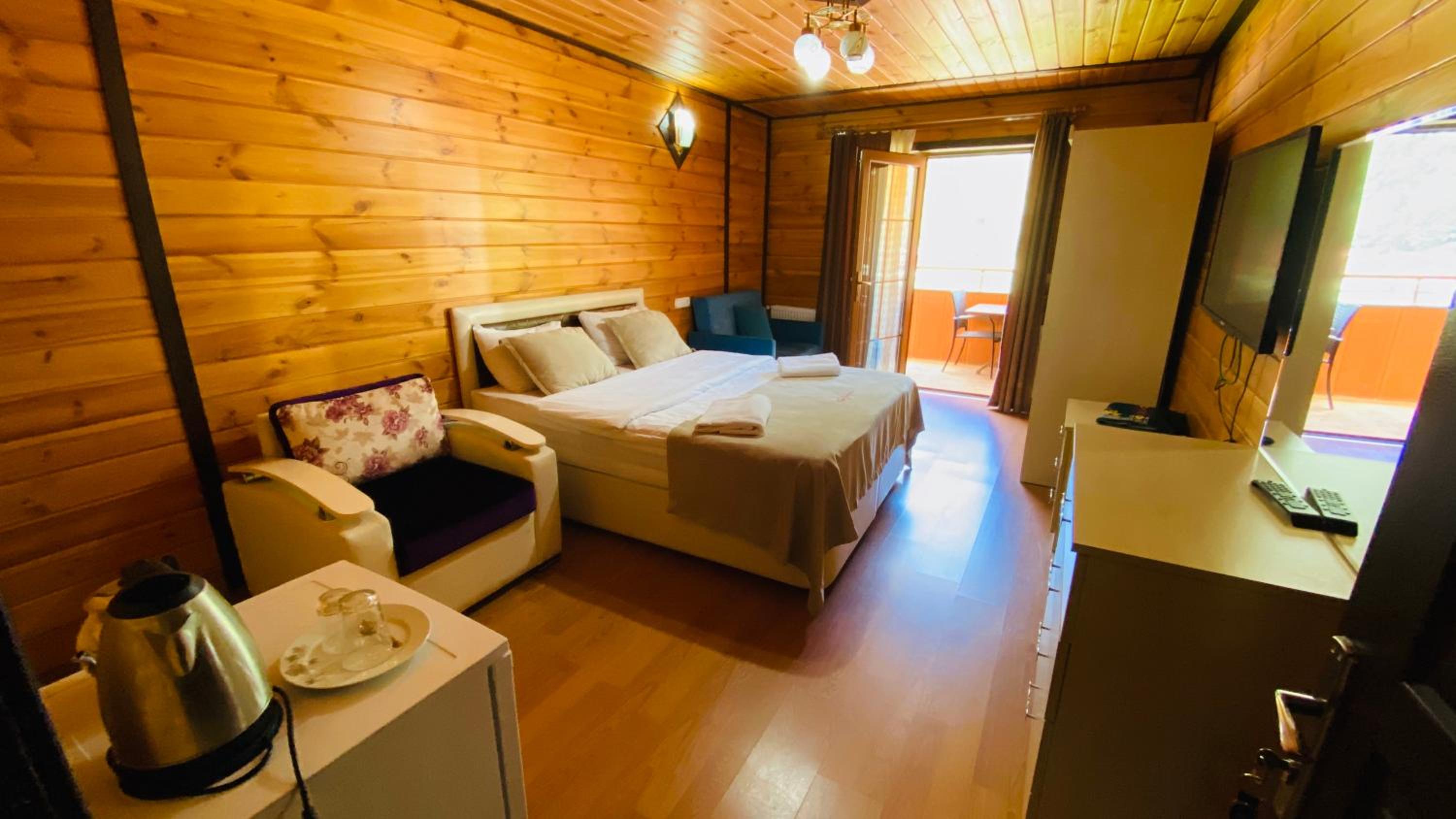Studio with Lake View and Balcony  photo 1