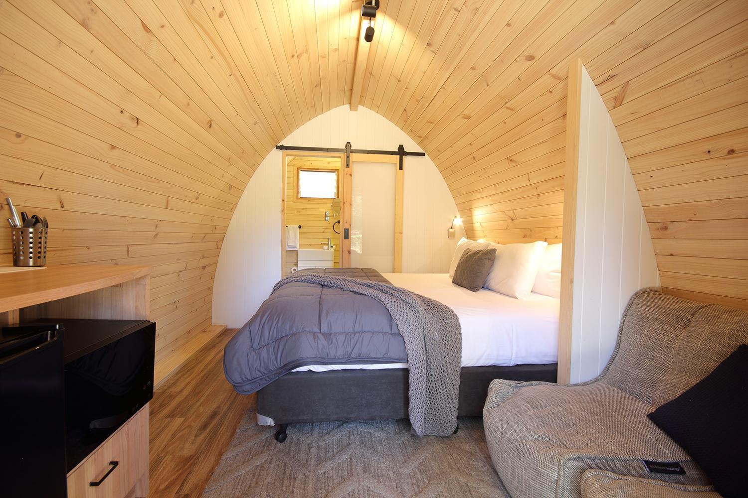 Glamping Pod with Ensuite - Photo 4