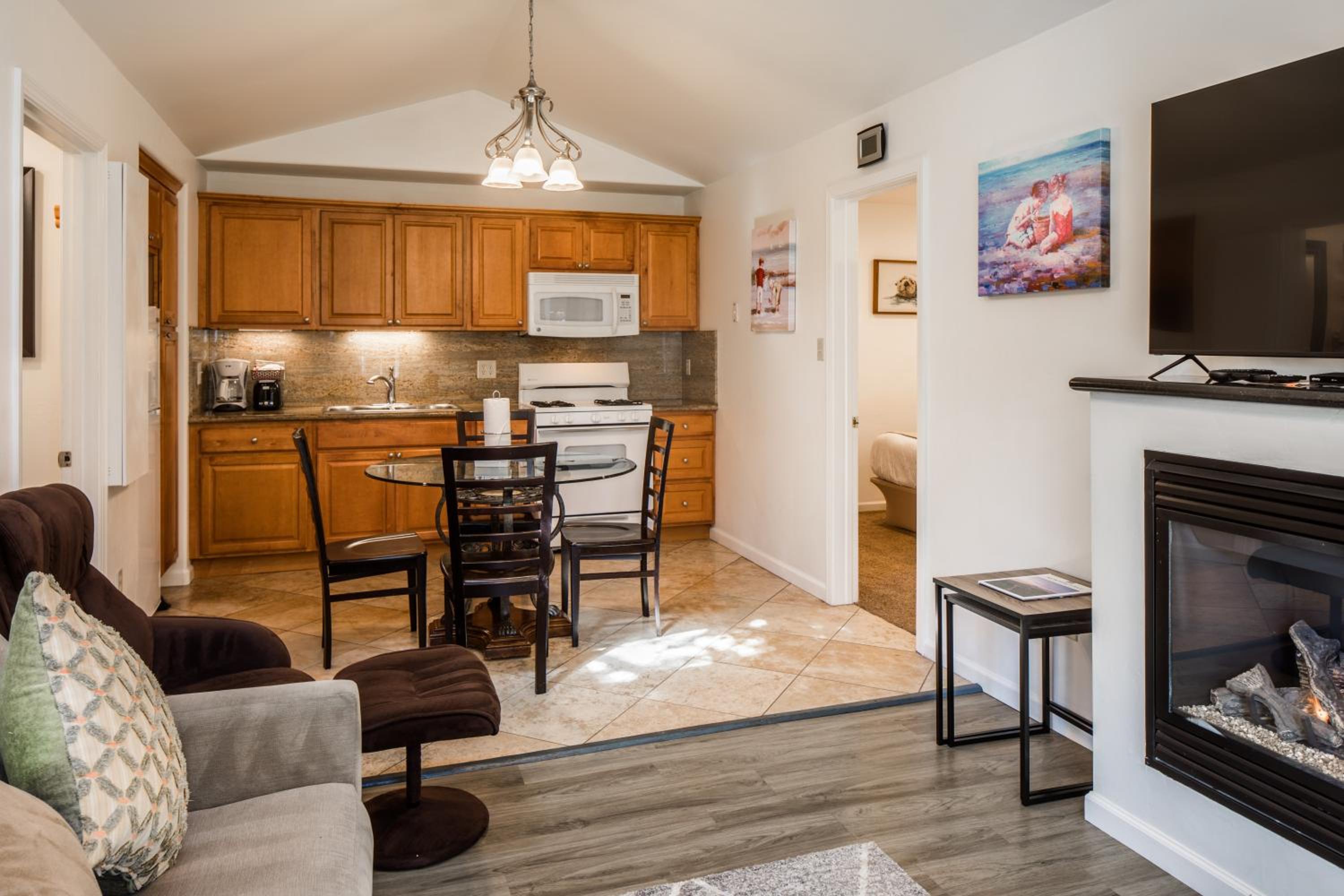 Two Bedroom Cottage photo 2