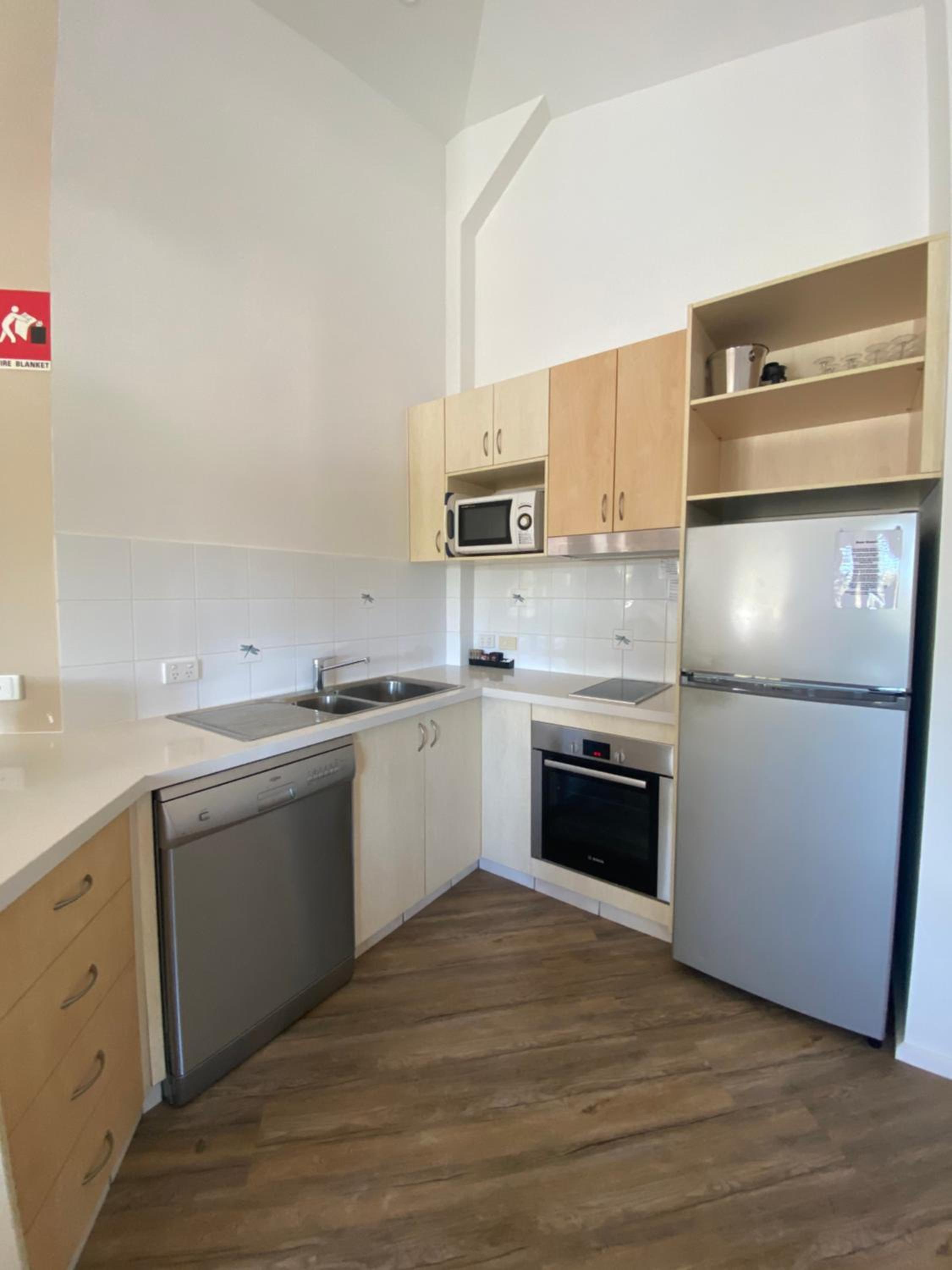 One-Bedroom Apartment Street Side - Photo 4
