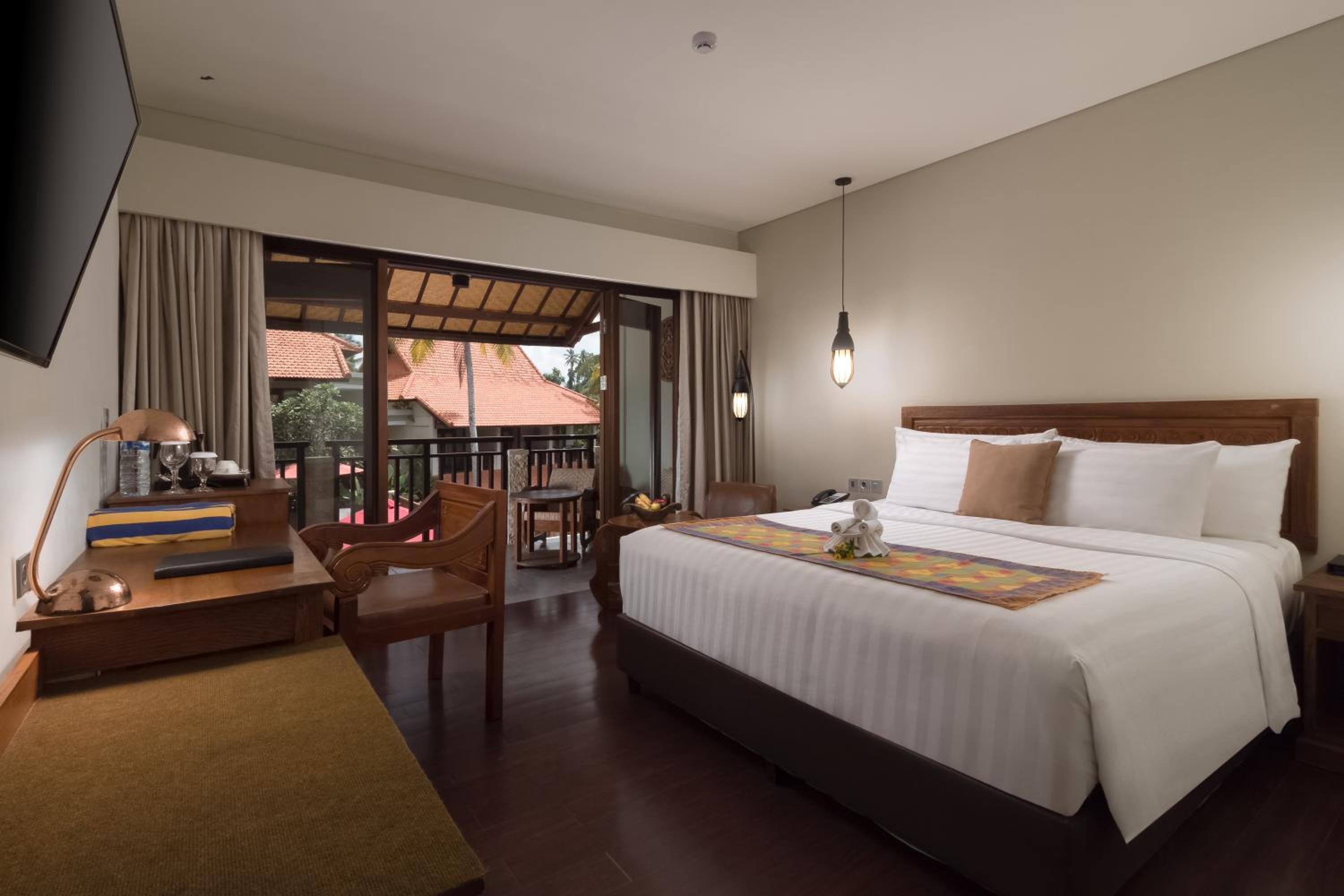 Deluxe Double Room with Bath Tub - Non-Smoking