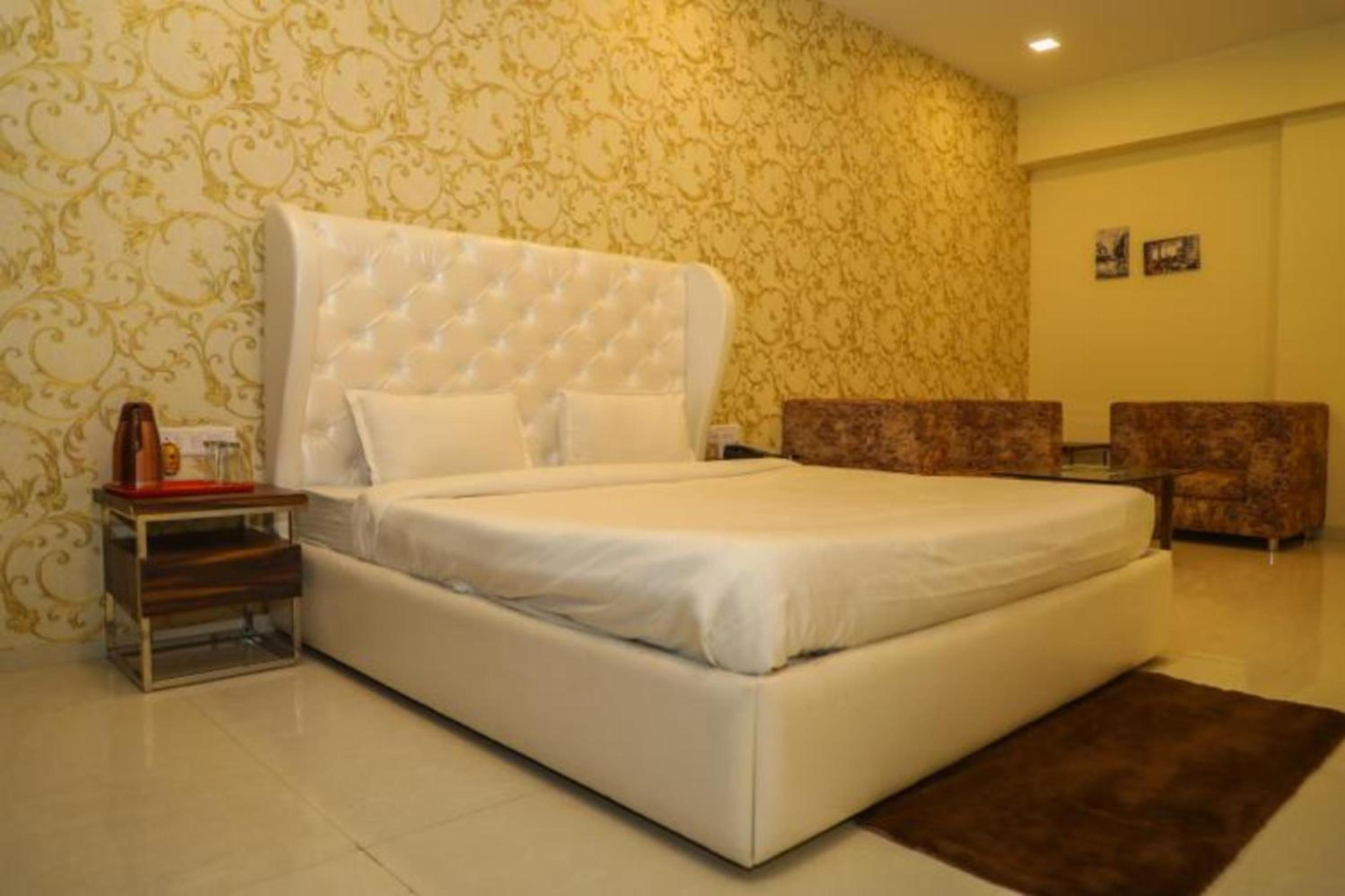 Super Deluxe Room - Photo 2