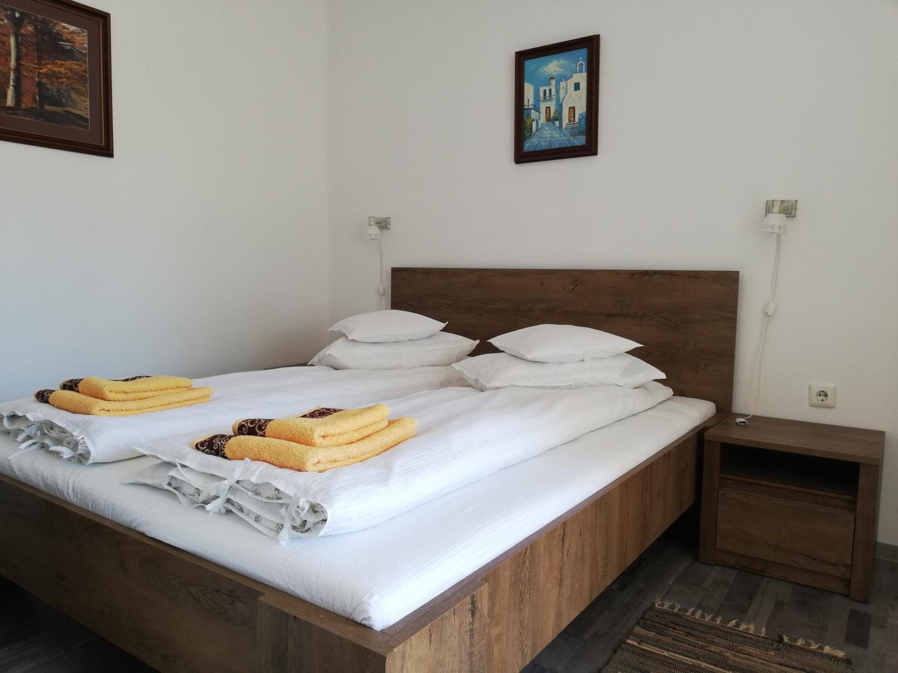 Double Room with Private Bathroom photo 1