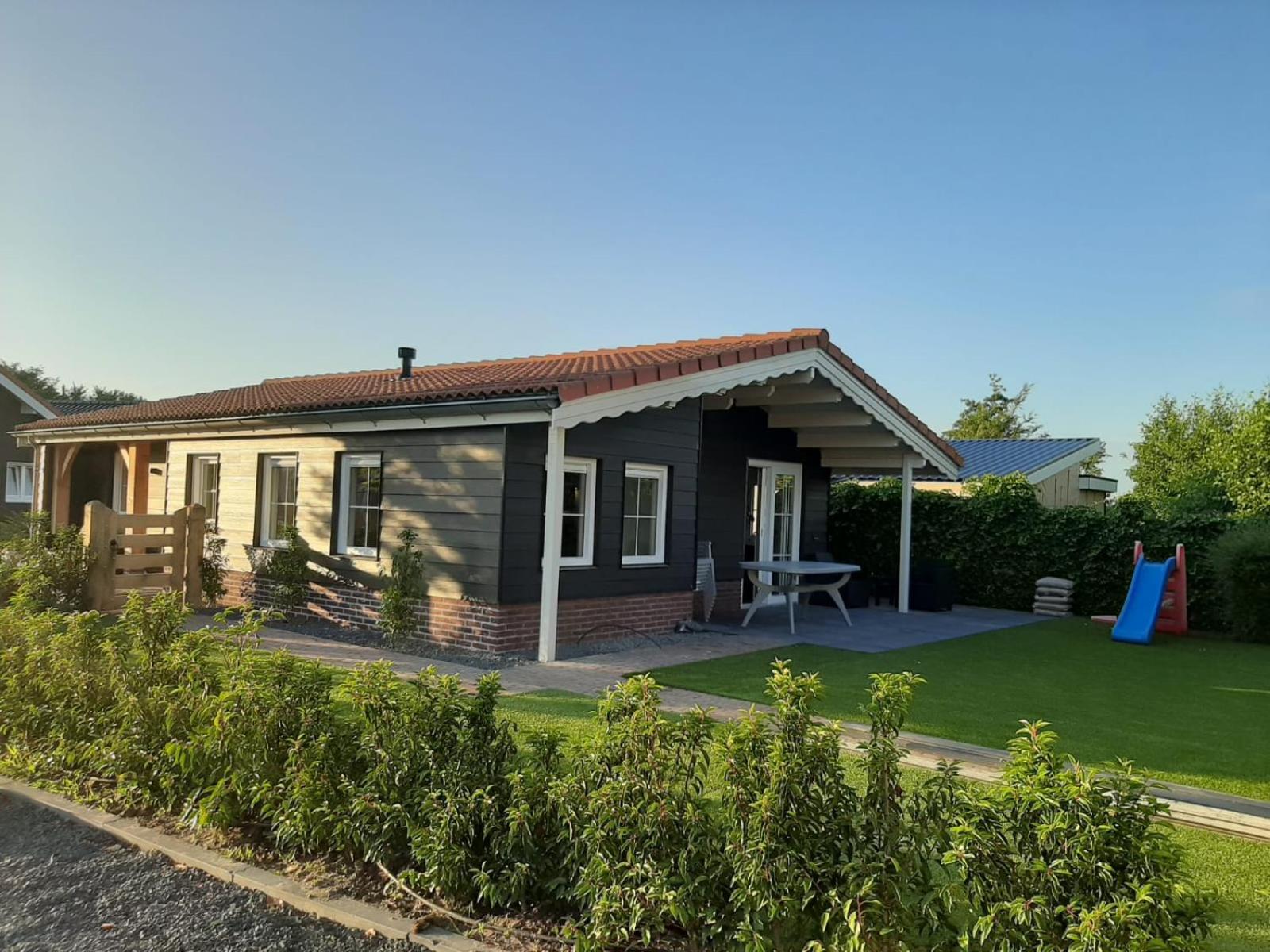 Three-Bedroom Chalet photo 3