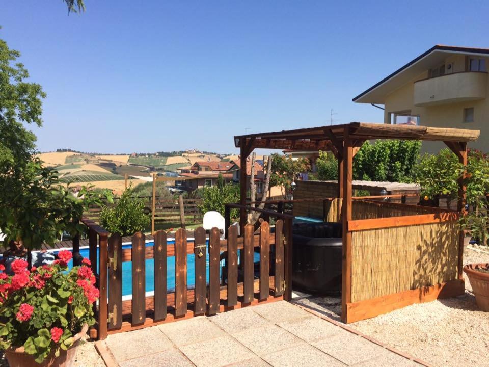 Quadruple Room with Private Bathroom - Photo 2