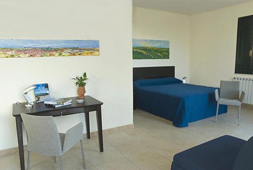 Studio (3 Adults)