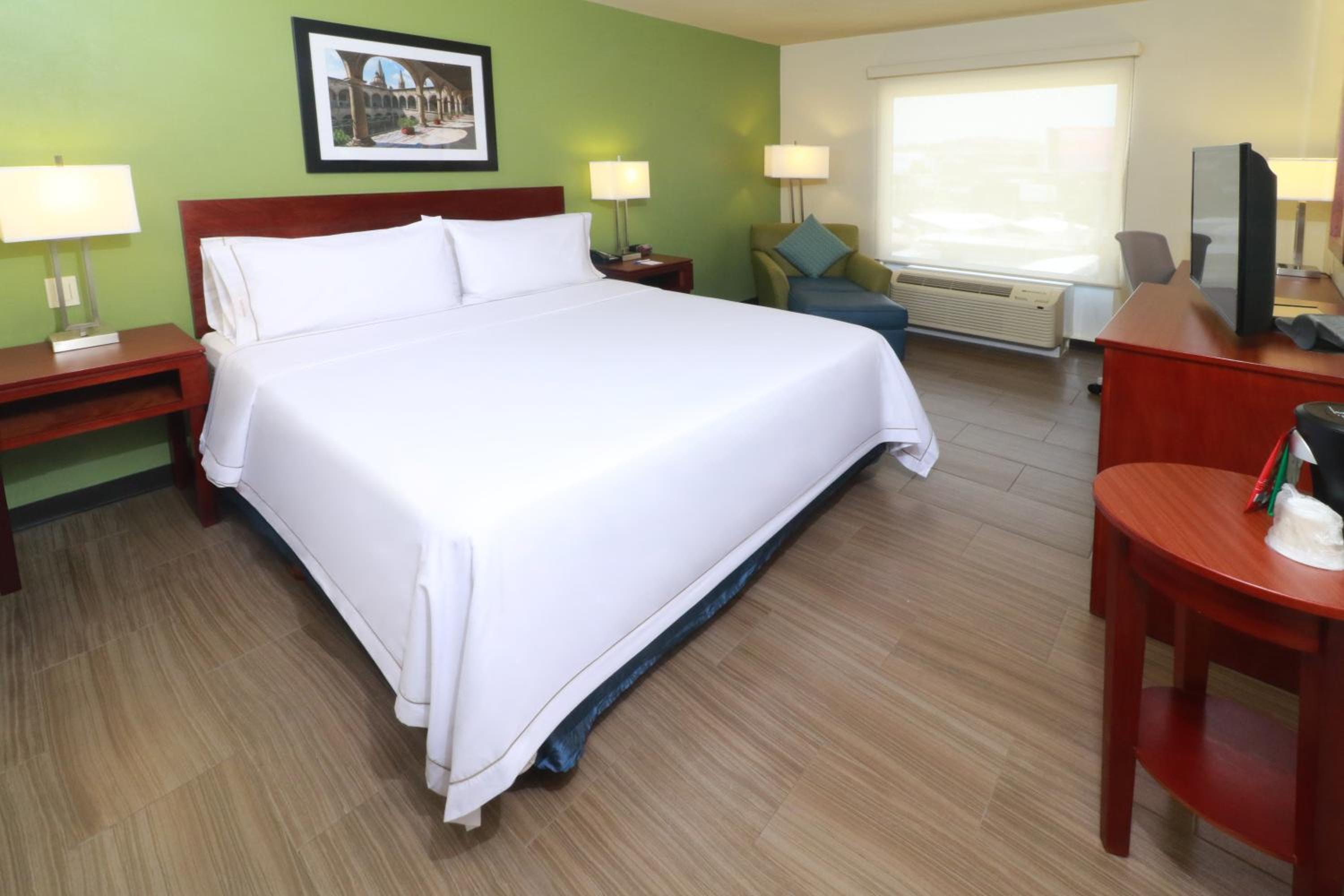 Standard King Room - Accessible